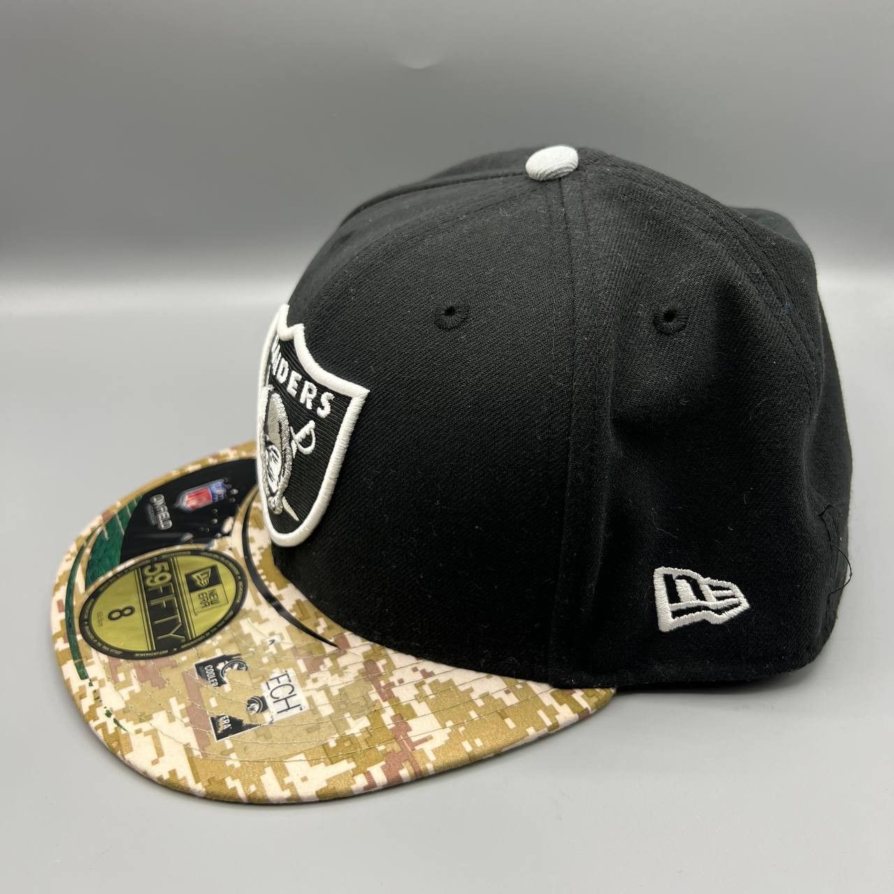New Era Las Vegas Raiders Hat Men 8 Black Salute to Service Fitted Size ONE SIZE - 2 Thumbnail