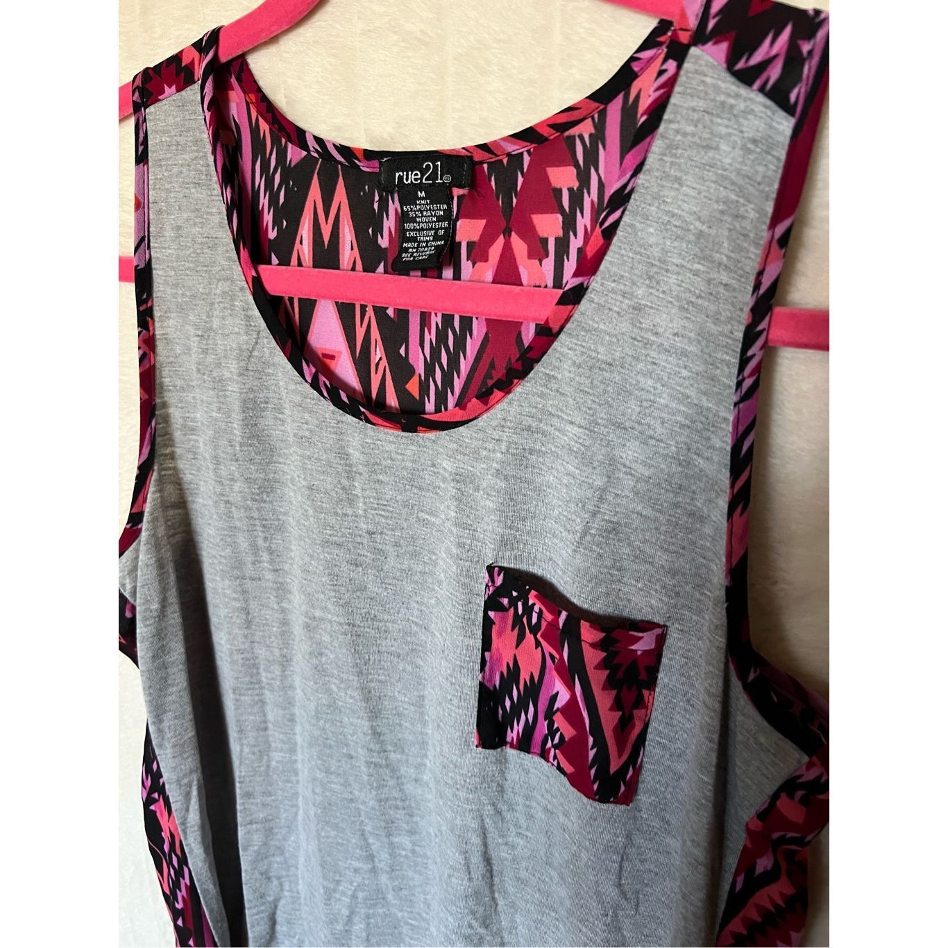 rue21 Rue 21 Grey & Patterned Tank Top Woman’s Size Medium Size M / US 6-8 / IT 42-44 - 3 Thumbnail