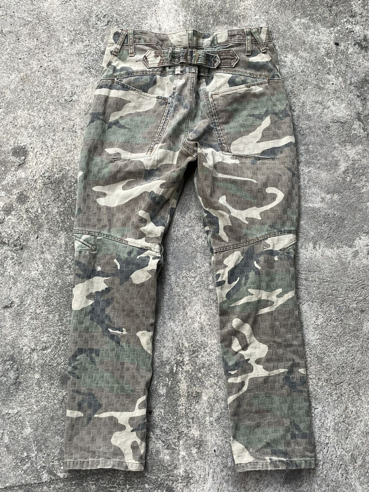 Marithe + Francois Girbaud MARITHE + FRANCOIS GIRBAUD Laced Camo Cargo Pants Size US 32 / EU 48 - 5 Thumbnail