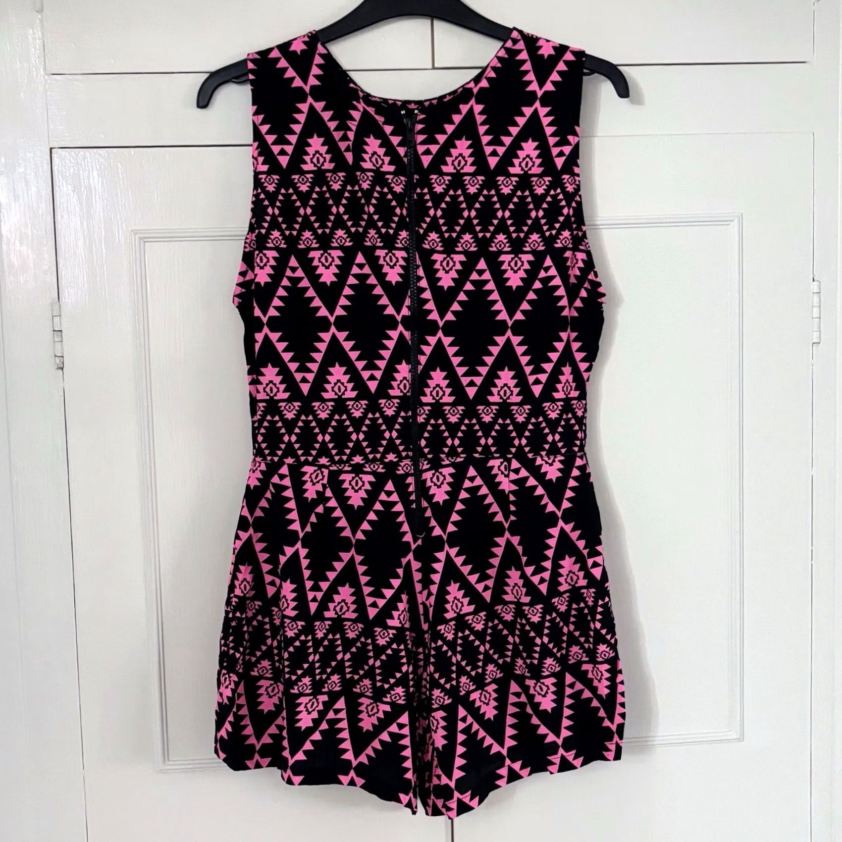 Vintage Motel Rocks Playsuit XS Size New With Defect Pattern Aztec Black Neon Pink Size 26" / US 2 / IT 38 - 2 Thumbnail