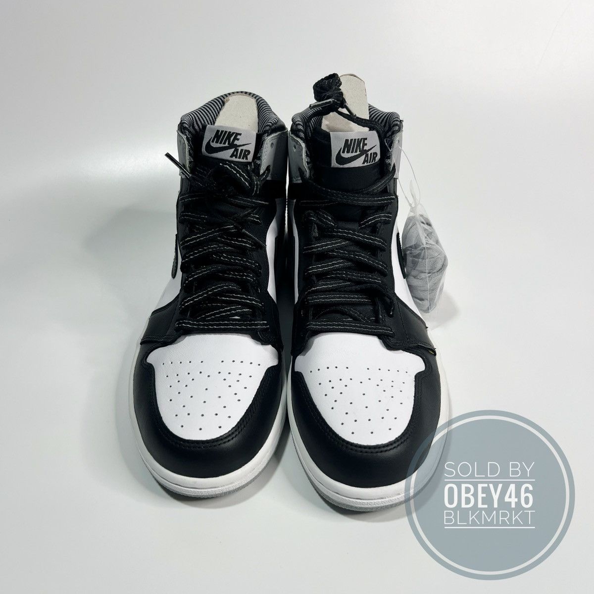 Jordan Brand Air Jordan 1 Retro Barons 2014 555088-104 9.5 Size US 9.5 / EU 42-43 - 4 Thumbnail