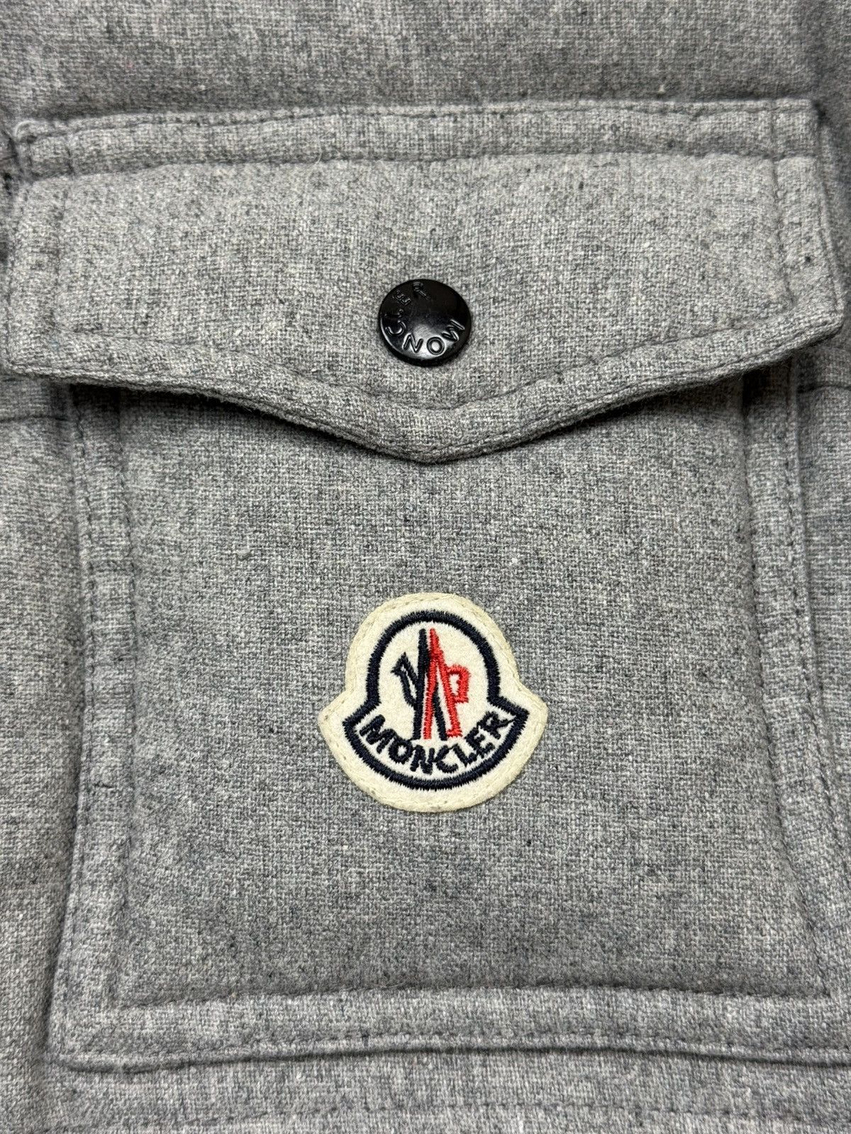 Moncler Vintage Moncler Branson Puffer Down Gray Snap Jacket Size 1 Size US S / EU 44-46 / 1 - 8 Thumbnail