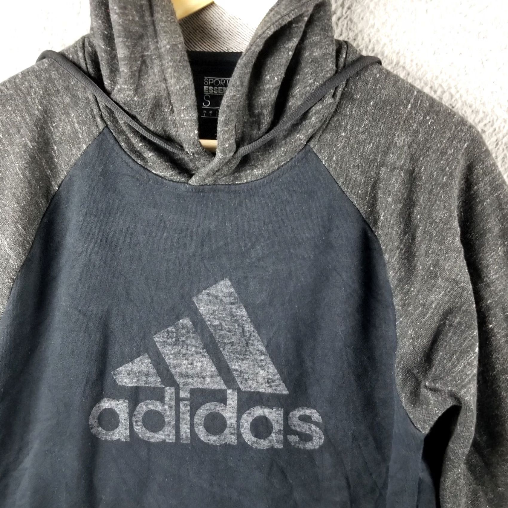 Adidas Adidas Hoodie Sweatshirt Women Small Gray Sport Essentials Climalite Pullover Hooded Activewear Soccer Running Gym & Training Womens Size S / US 4 / IT 40 - 2 Thumbnail