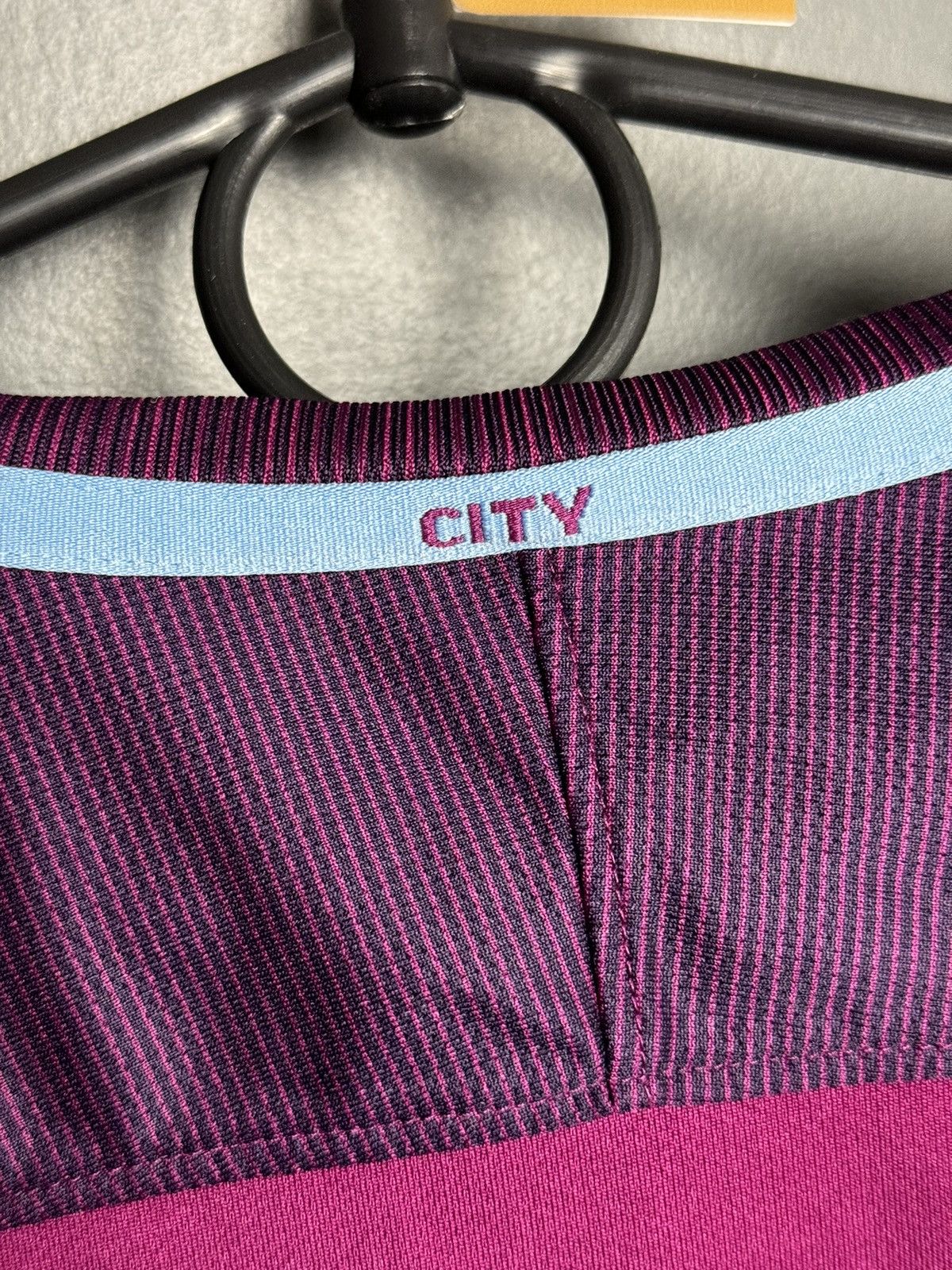 Nike Manchester City 17/18 Away Football Soccer Jersey T-Shirt Size US M / EU 48-50 / 2 - 6 Thumbnail