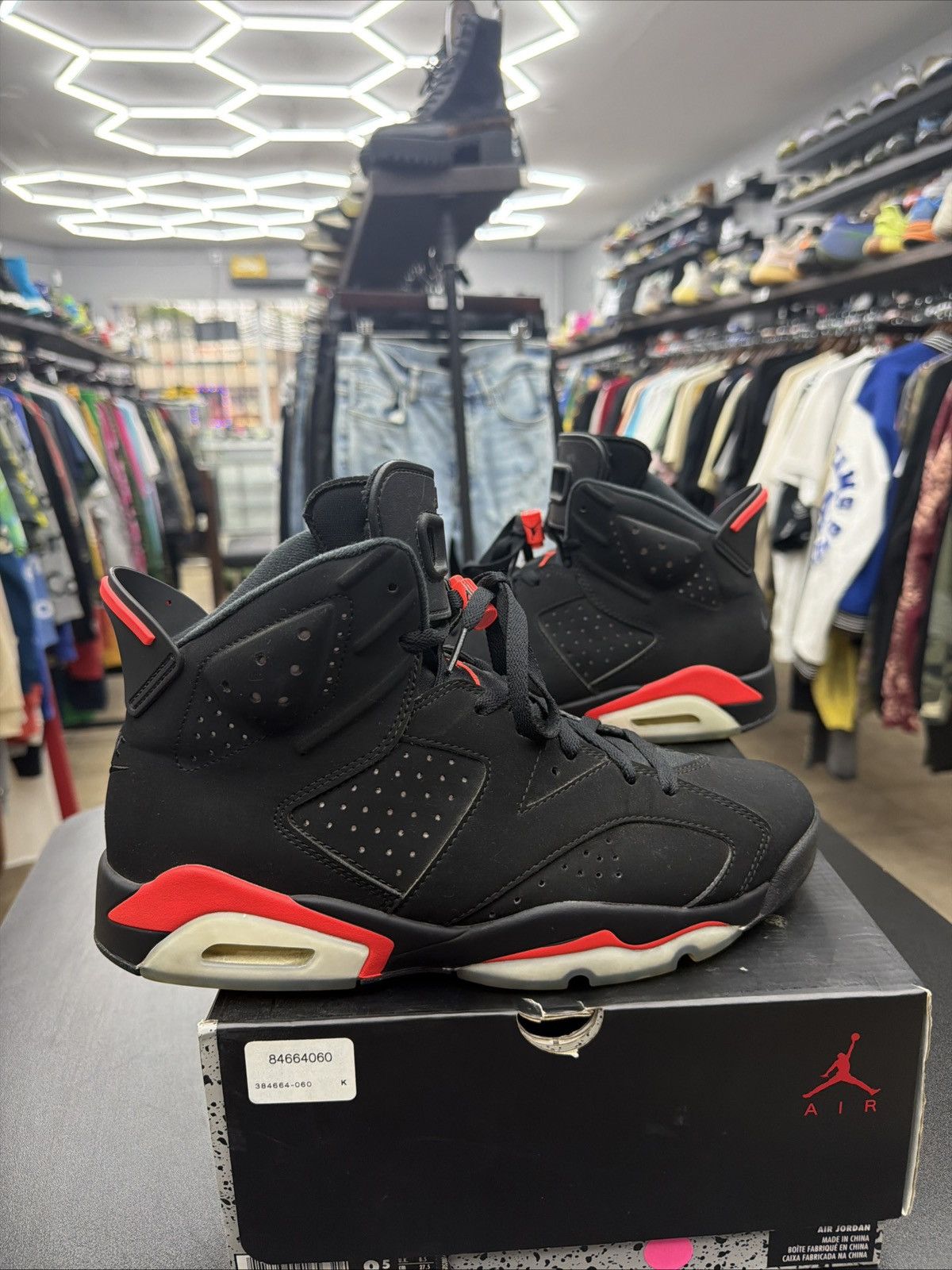 Jordan Brand Air Jordan 6 Retro Black Infrared 2019 Men's Size 9.5 OG All Size US 9.5 / EU 42-43 - 5 Thumbnail