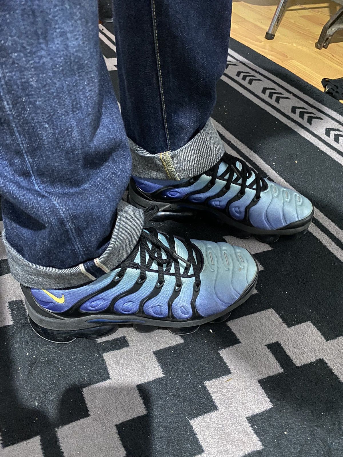 Nike 2000s Nike air vapormax plus blue obsidian sneakers Size US 7 / EU 40 - 4 Thumbnail