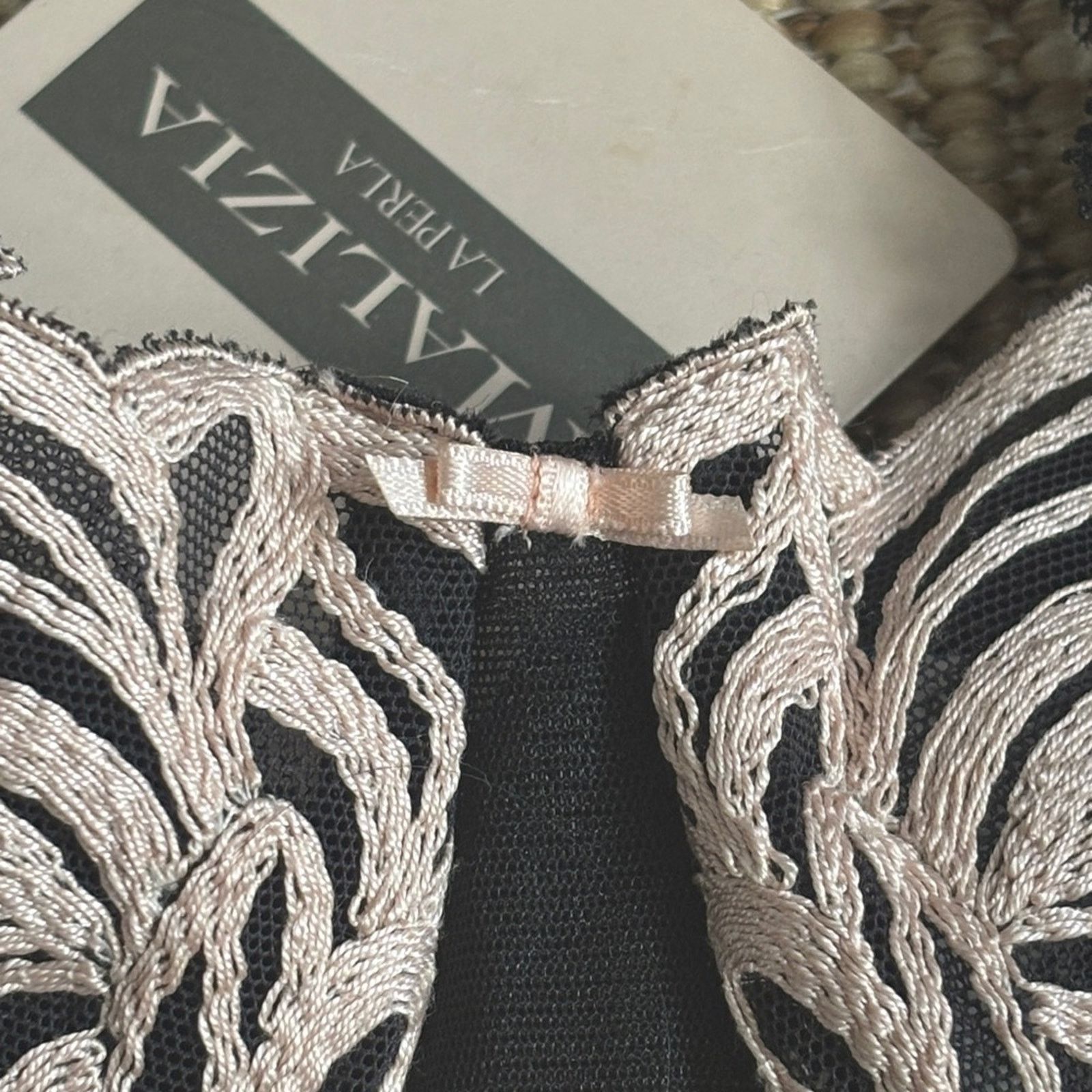 La Perla NWT Malizia by La Perla Black Pink Embroidered Lace Bra 36C Size ONE SIZE - 3 Thumbnail