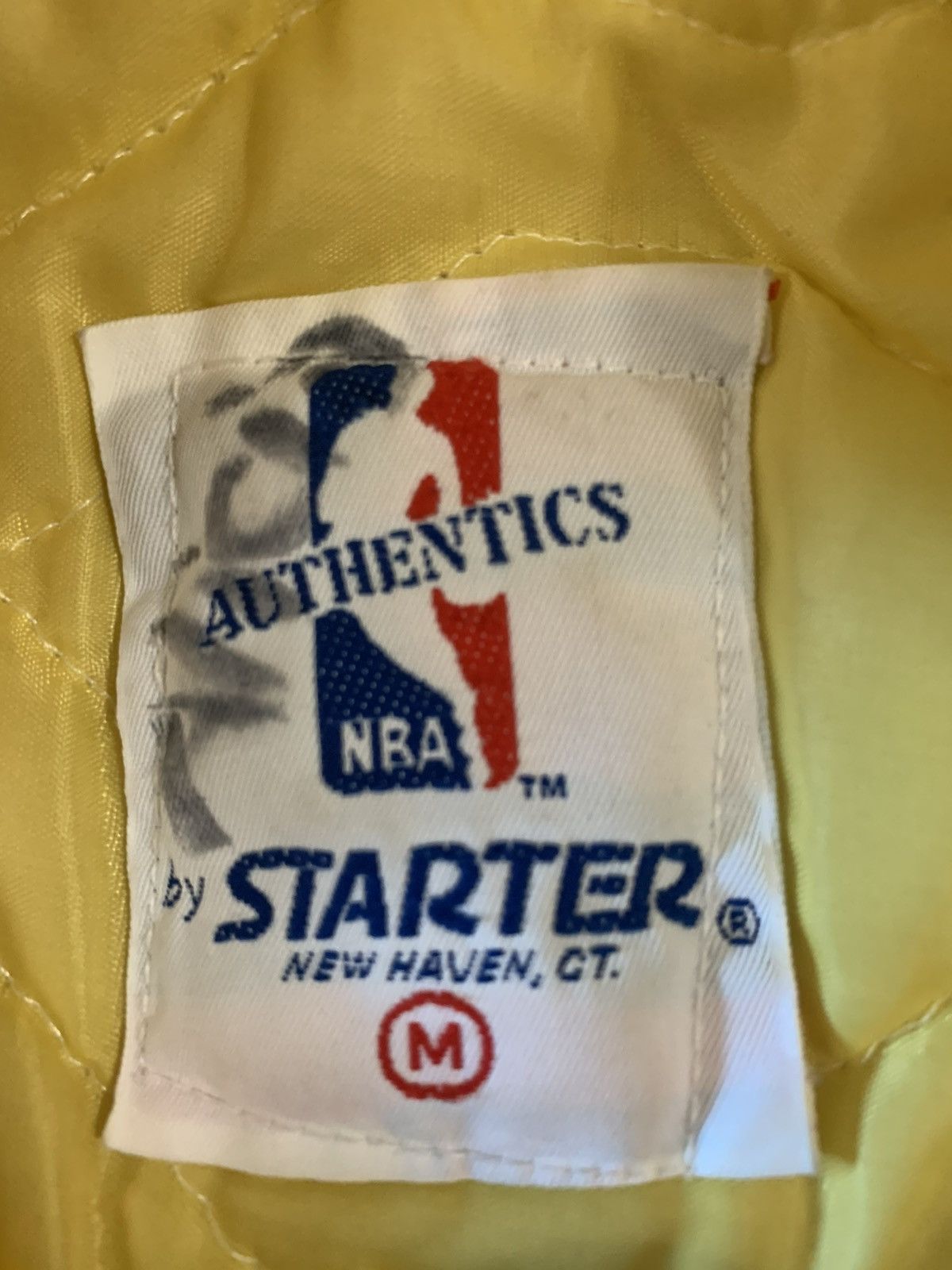 Starter Vintage Starter Los Angeles Lakers yellow jacket Size M Size US M / EU 48-50 / 2 - 3 Thumbnail