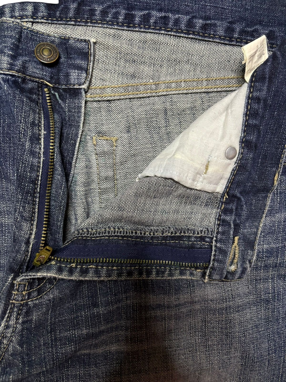 Japanese Brand Vintage Japanese Anti Label Mud Wash Distressed Loose Jeans Size US 34 / EU 50 - 9 Thumbnail
