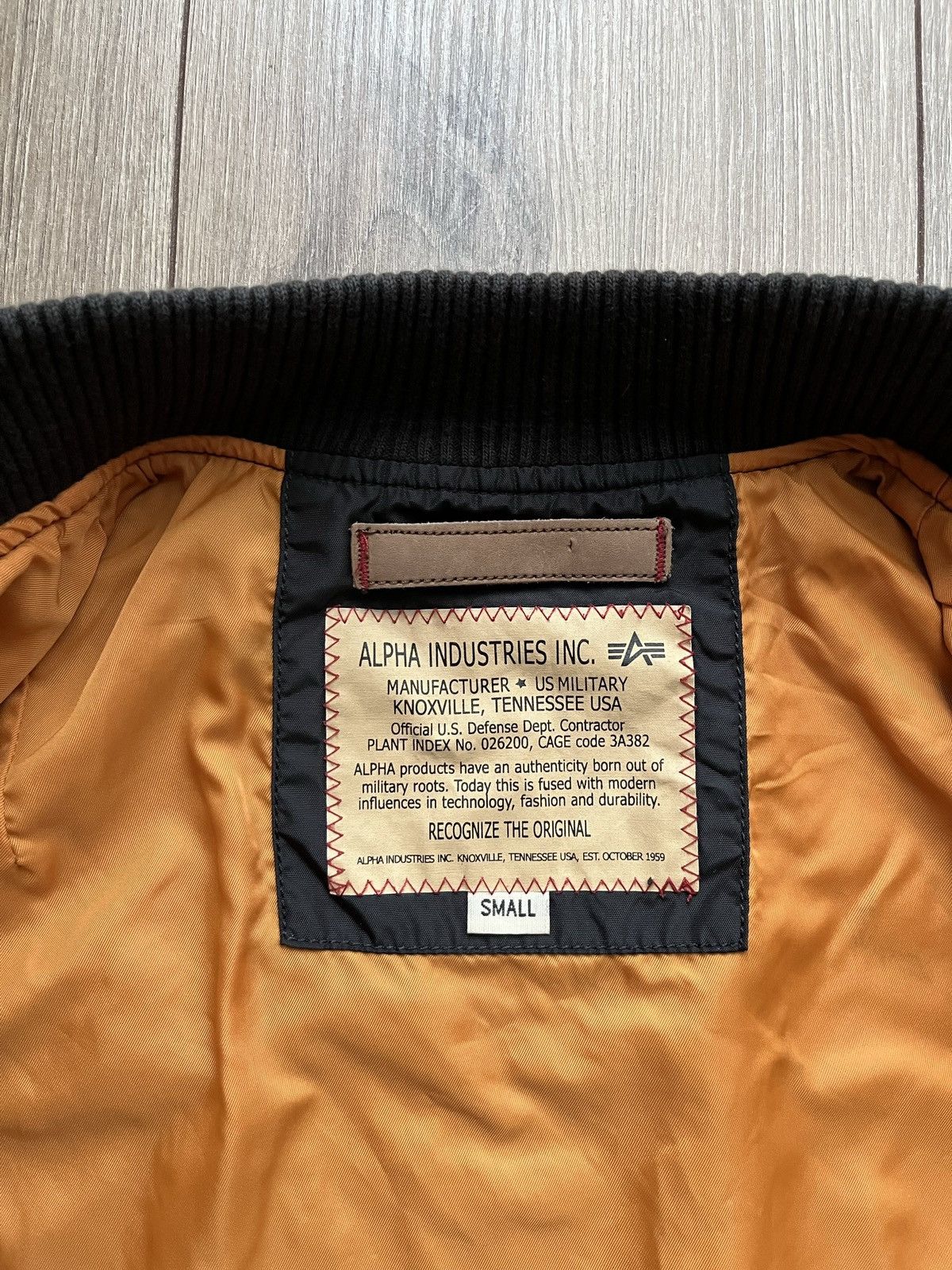 Alpha Industries Stunning Alpha Industries bomber Jacket 🚀 🌙 Size US S / EU 44-46 / 1 - 6 Thumbnail