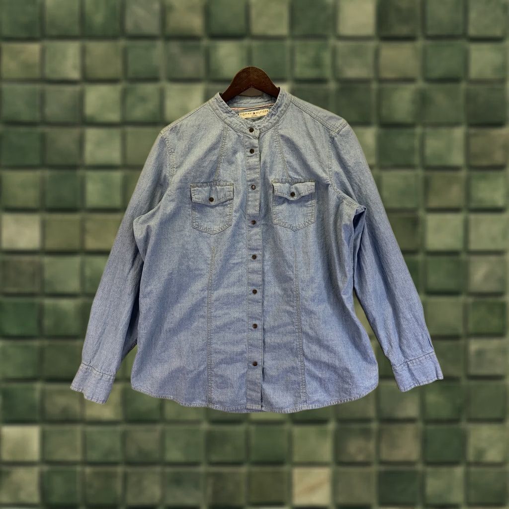 Tommy Hilfiger VINTAGE Tommy Hilfiger Woman Denim Chambray Snap Front Top 16 Blue 100% Cotton Shirt Womens Size XXL / US 16-18 / IT 52-54 - 1 Thumbnail