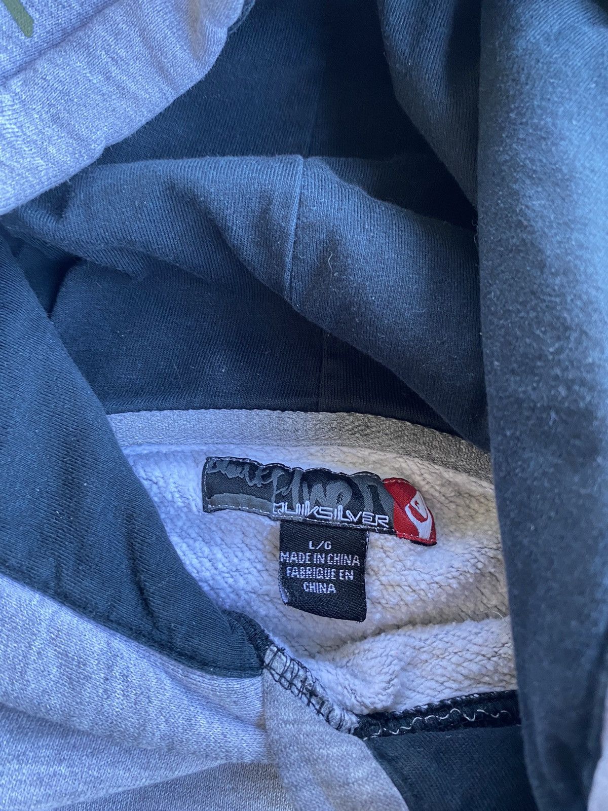 Quiksilver × Vintage Vintage Y2K Quiksilver Camo Center Logo Grey Hoodie Size US L / EU 52-54 / 3 - 6 Thumbnail