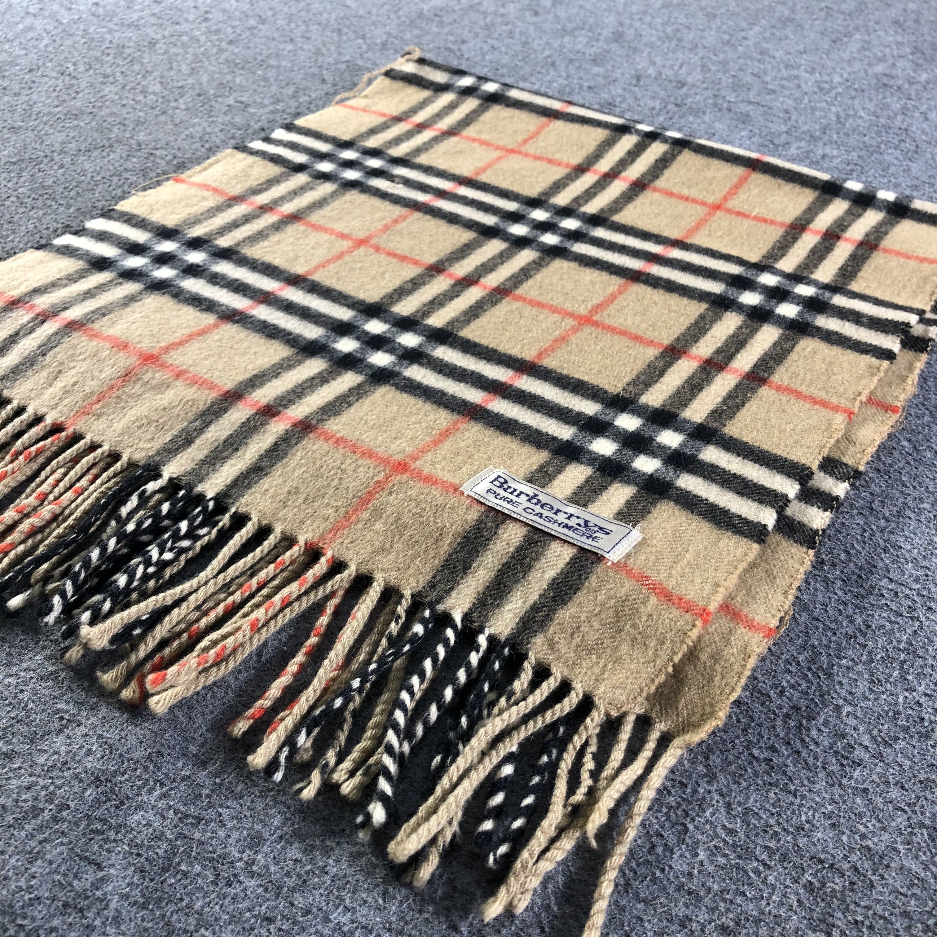 Burberry Burberrys Pure Cashmere Scarf / Muffler / Neckwear Size ONE SIZE - 7 Thumbnail