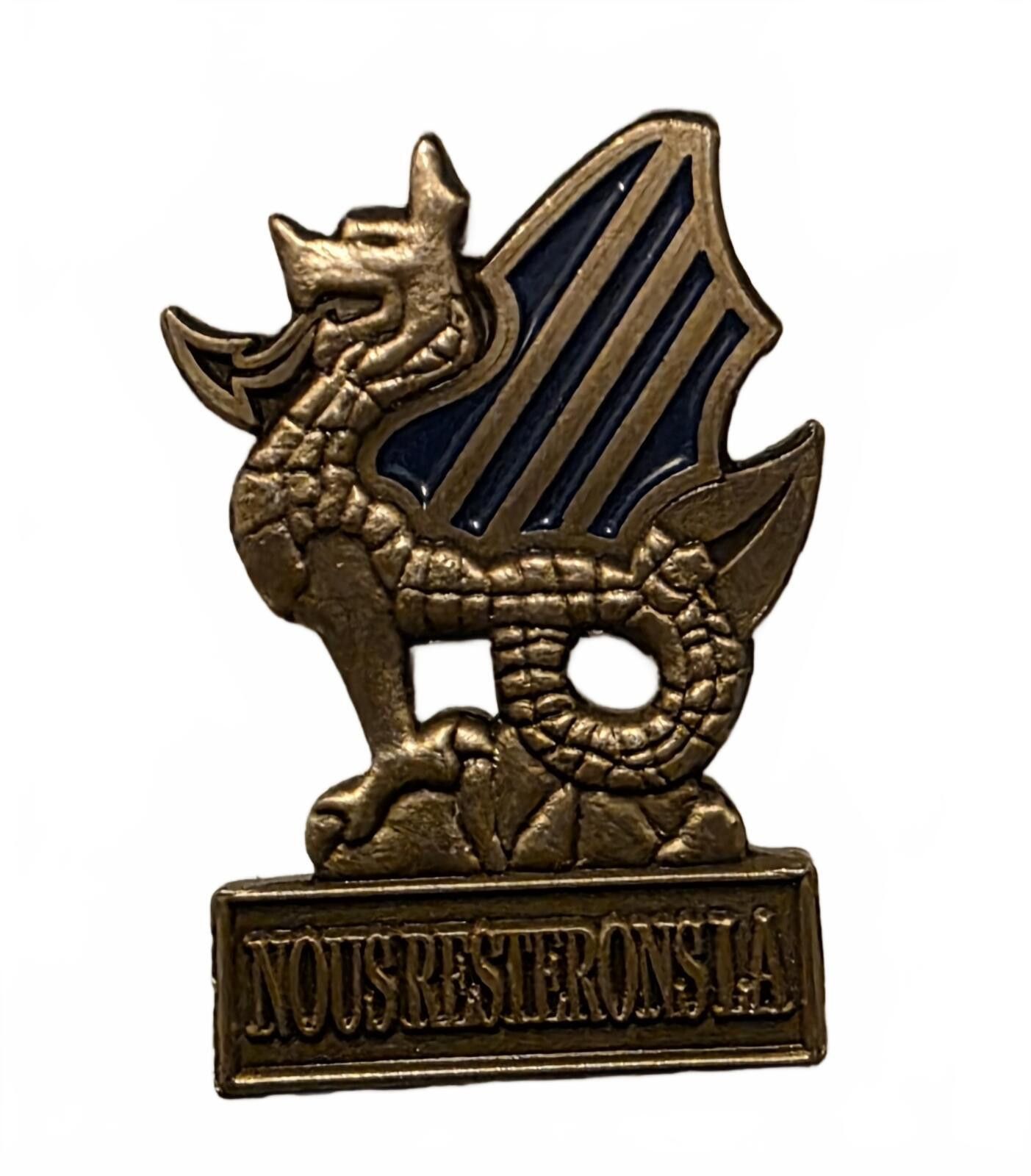 Unknown London Vintage Military Dragon Pin Badge with French Inscription Size ONE SIZE - 1 Thumbnail