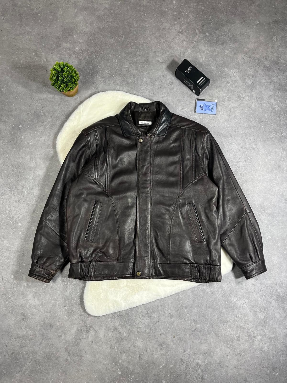 Vintage Vintage Dark Brown Leather Bomber Jacket Boxy Fit Oversize Size US L / EU 52-54 / 3 - 1 Thumbnail