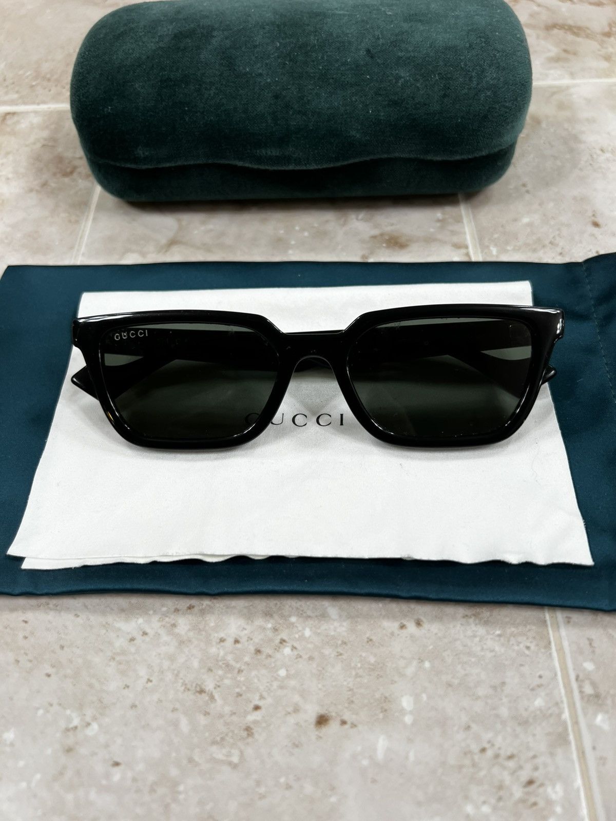 Gucci Gucci Sunglasses Black/Gold (Gender Fluid Size ONE SIZE - 1 Thumbnail