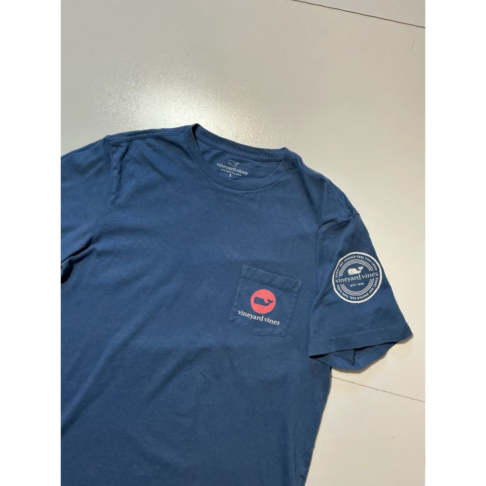 Vineyard Vines Vineyard Vines Everyday Should Feel This Good Swordfish Whale Pocket S/S T-Shirt Small Blue Mens Shirt Size US S / EU 44-46 / 1 - 3 Thumbnail