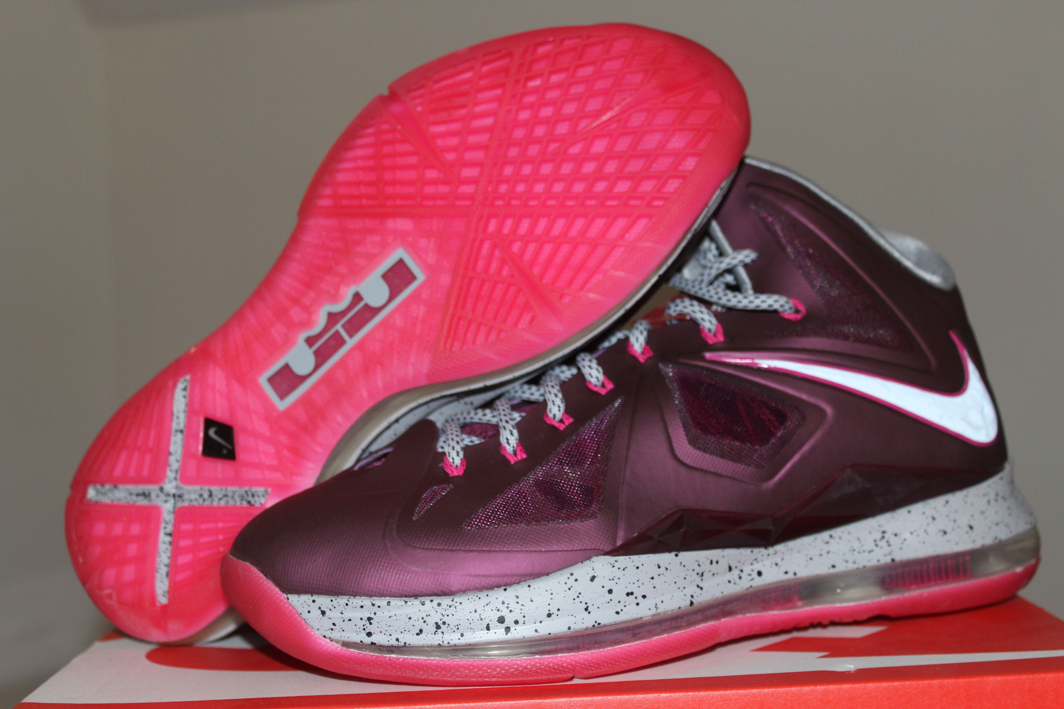 Nike Lebron 10 Crown Jewel 2012 Size 8.5 New 542244-600 Size US 8.5 / EU 41-42 - 1 Thumbnail