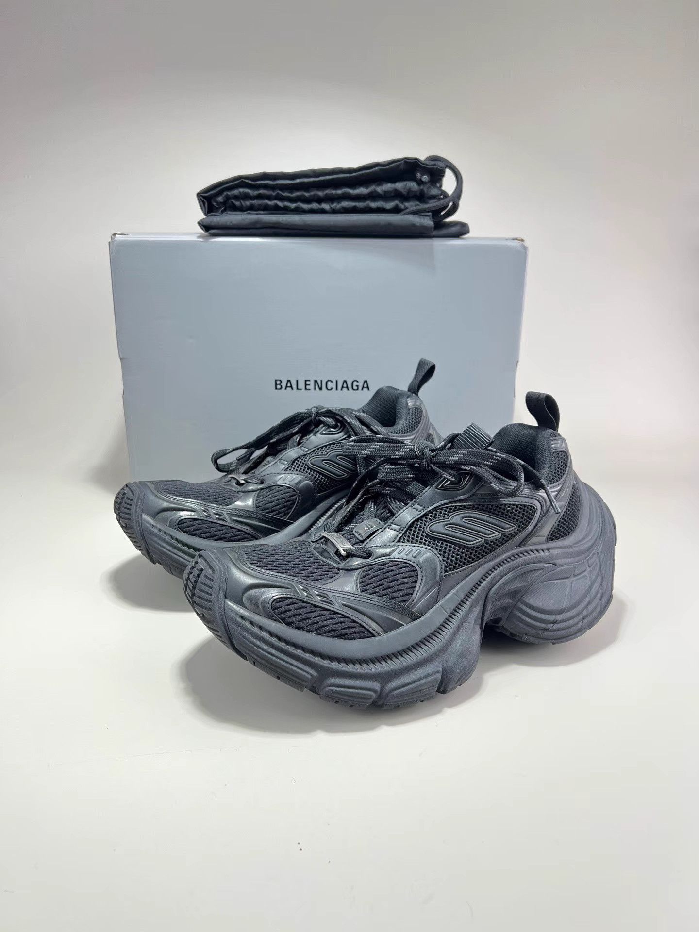 Balenciaga BALENCIAGA 10XL Black Runner Sneakers Size US 7 / EU 40 - 1 Thumbnail