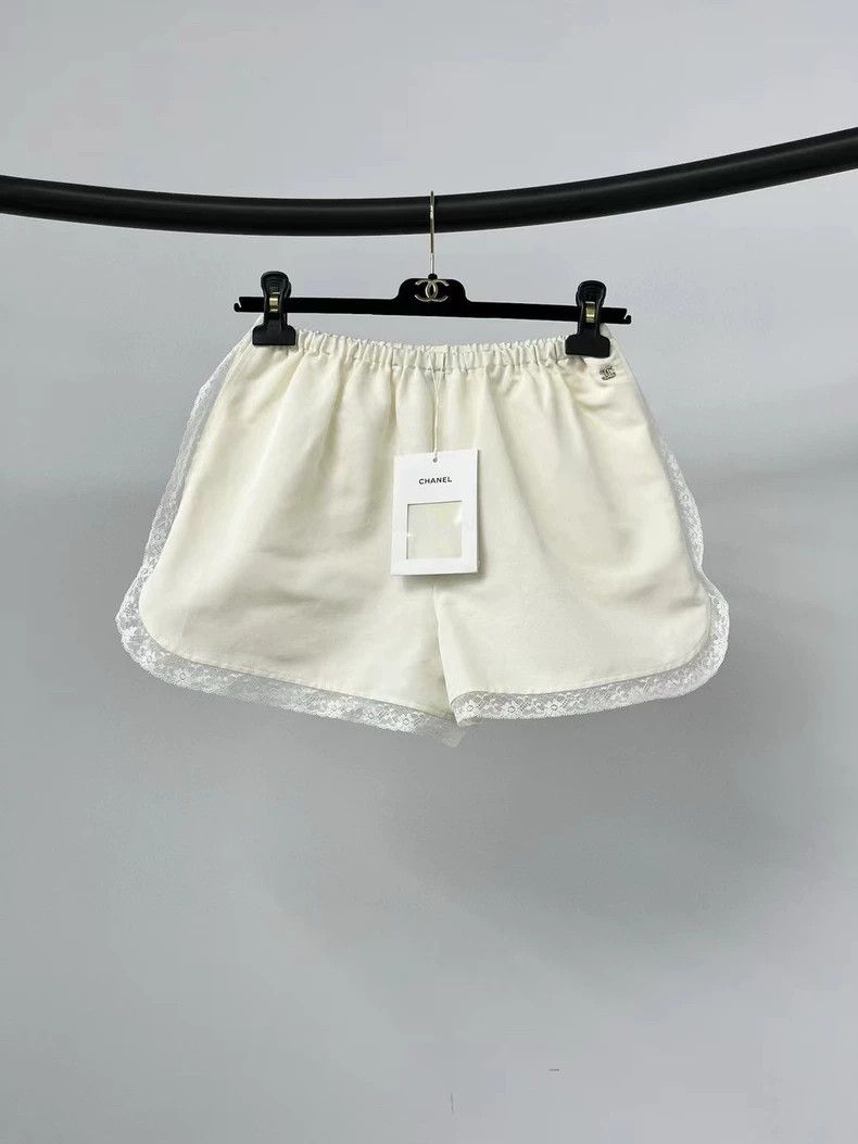 Chanel Chanel 23S popular white lace shorts Size 42" / US 20 - 2 Thumbnail