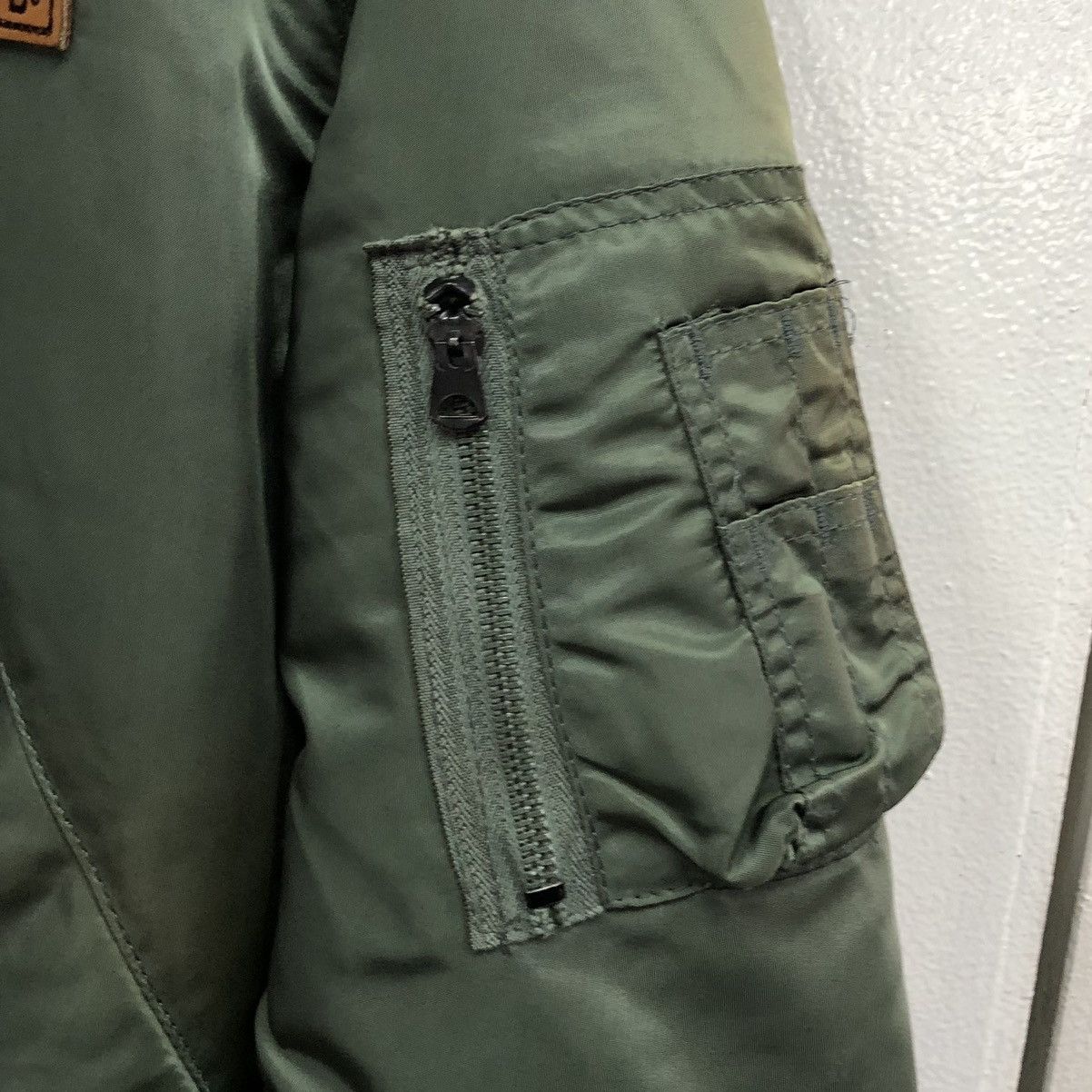 Avirex Vintage AVIREX USA 🇺🇸Sun Faded Intermediate Ma1 Bomber Jacket Size US L / EU 52-54 / 3 - 6 Thumbnail