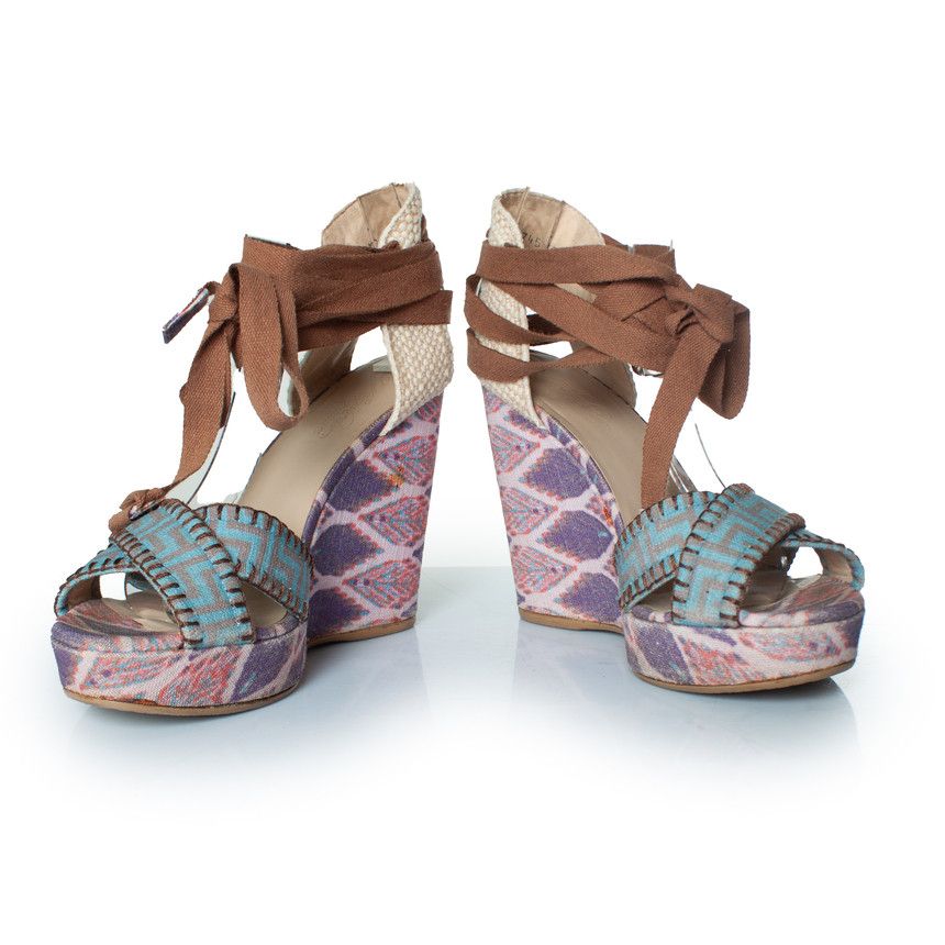 Stuart Weitzman Stuart Weitzman, ethnic printed wedge sandals Size US 8 / IT 38 - 7 Thumbnail