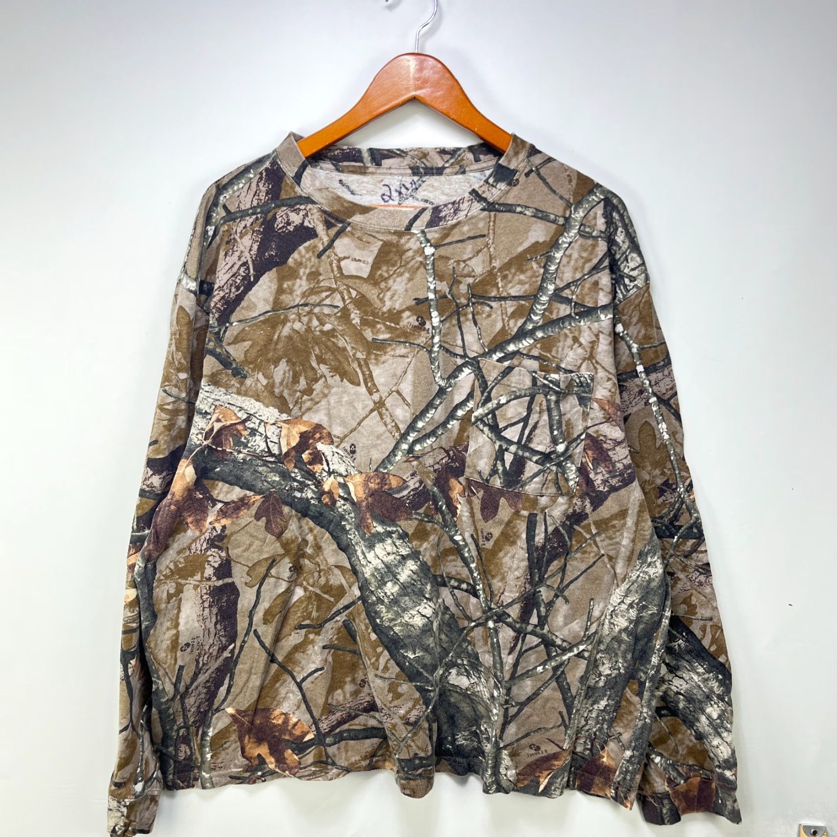 Realtree VINTAGE Realtree Camo Long Sleeve Shirt 2XL Mens Camouflage Knit Cotton 90s Pockets Logo Regular Crew Neck Shirts Size US XXL / EU 58 / 5 - 2 Thumbnail