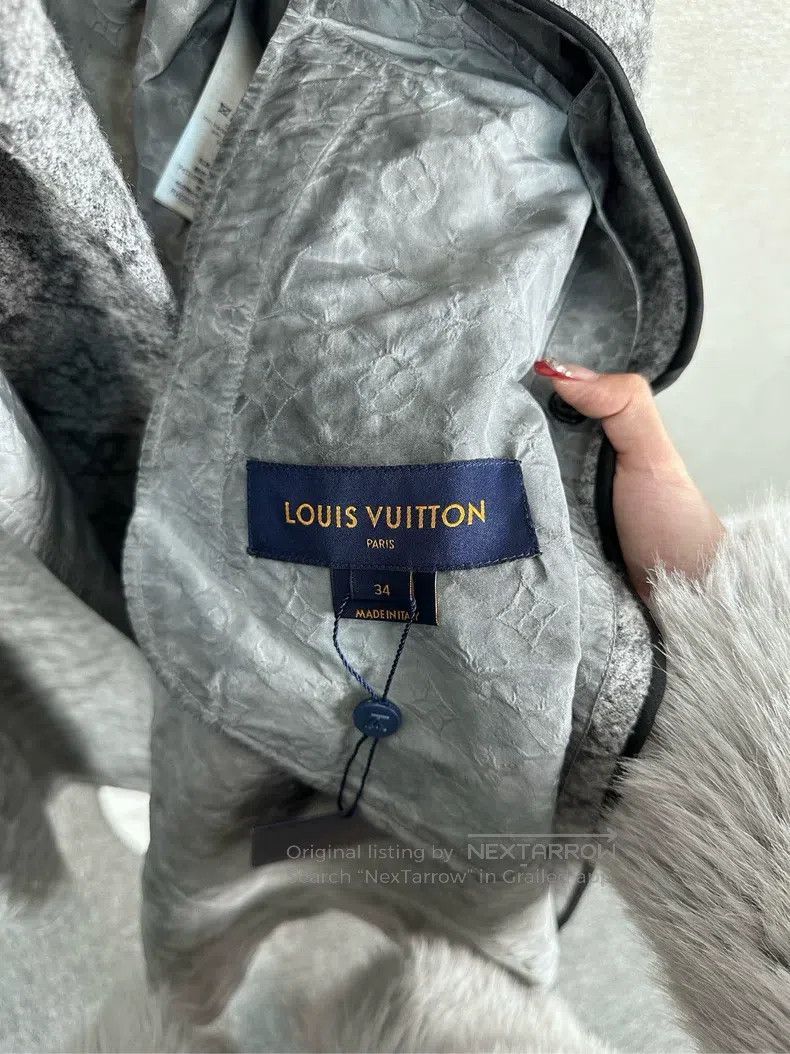 Louis Vuitton Louis Vuitton Grey printed long trench coat Size XXS / US 00 / IT 34 - 3 Thumbnail