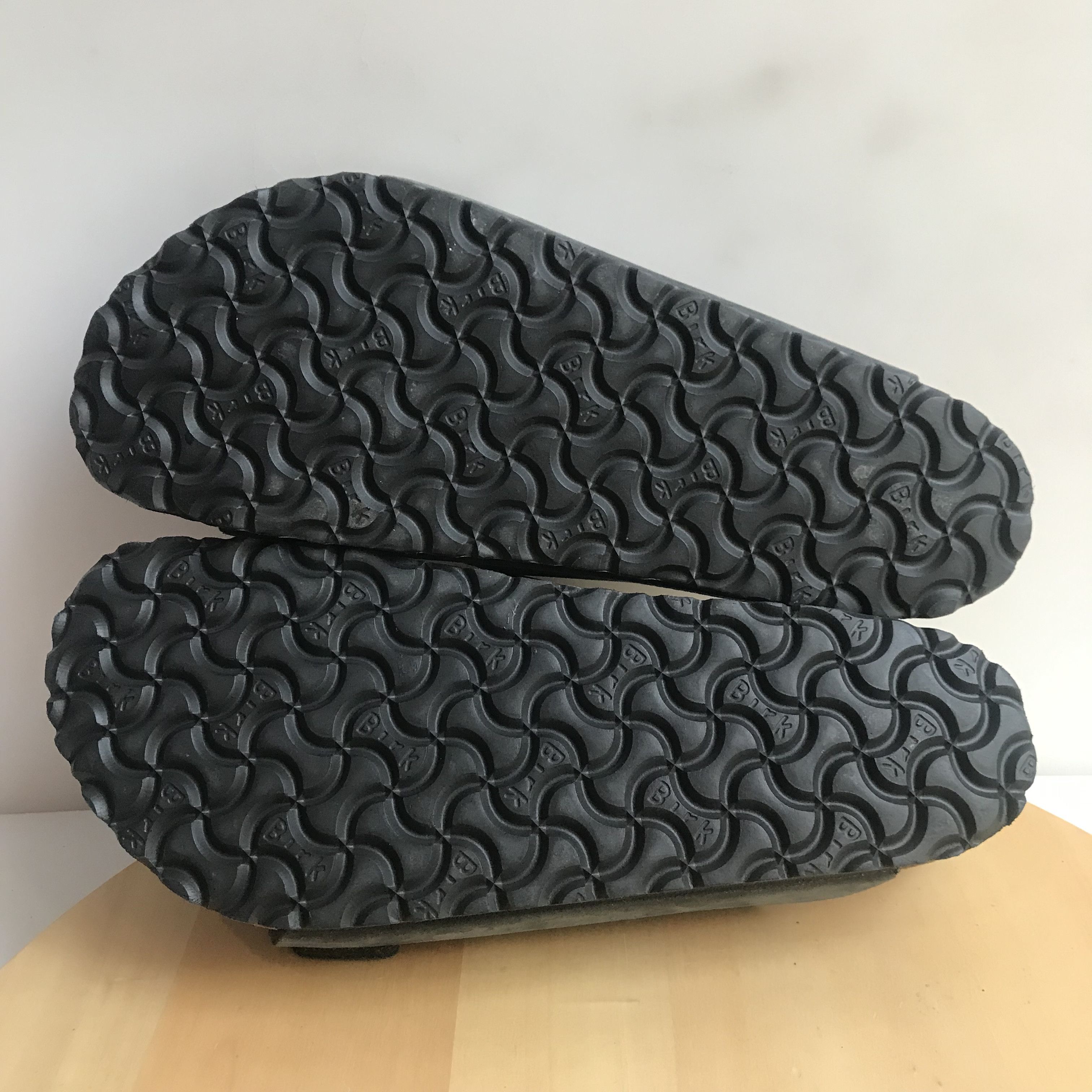 Birkenstock Birkenstock Black nubuck Arizona Leather 41 Cork Two Strap Size US 8 / EU 41 - 11 Thumbnail
