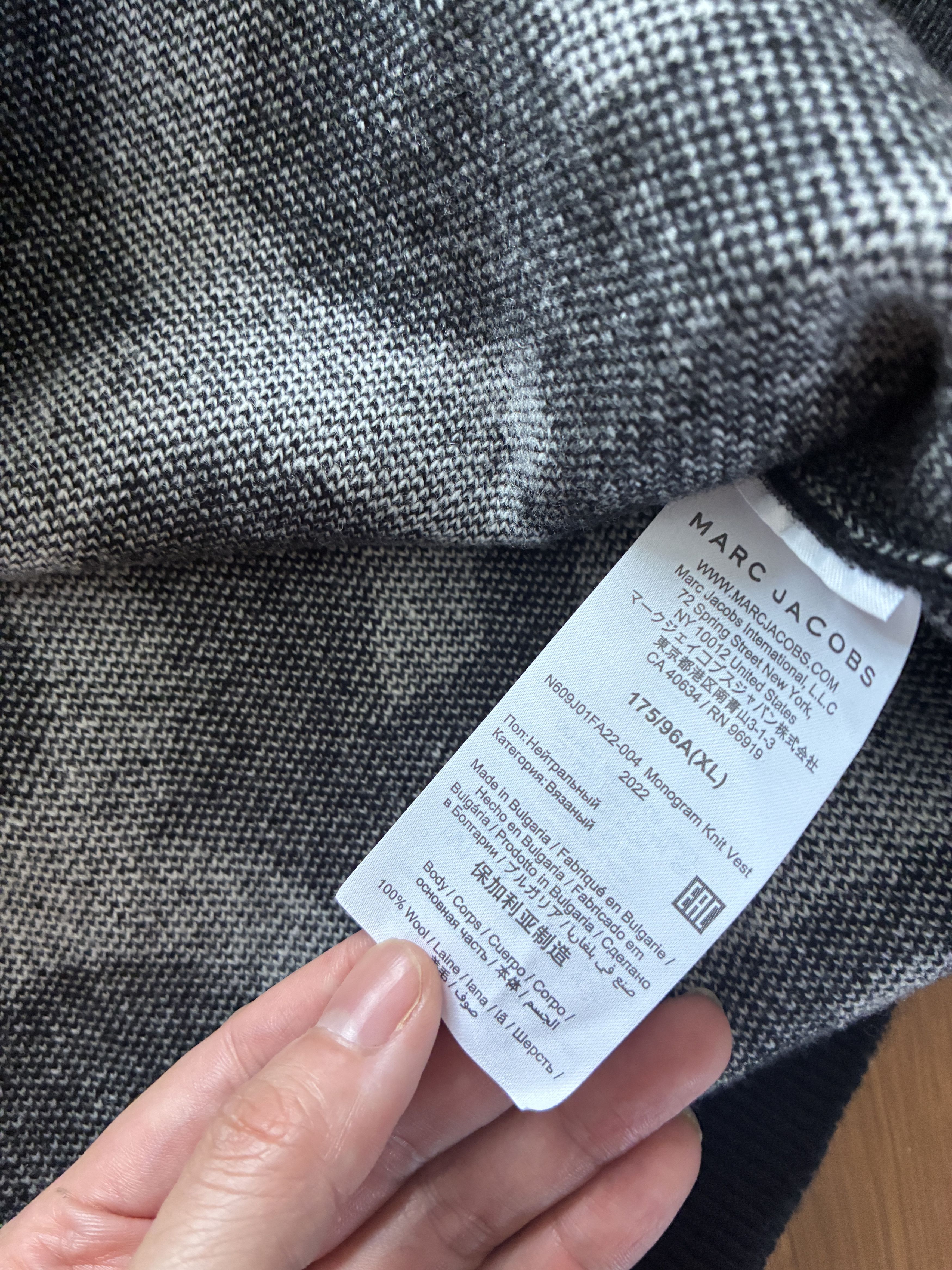 Marc Jacobs Marc Jacobs The Monogram Knit Vest XL NWT Size XL / US 12-14 / IT 48-50 - 3 Thumbnail
