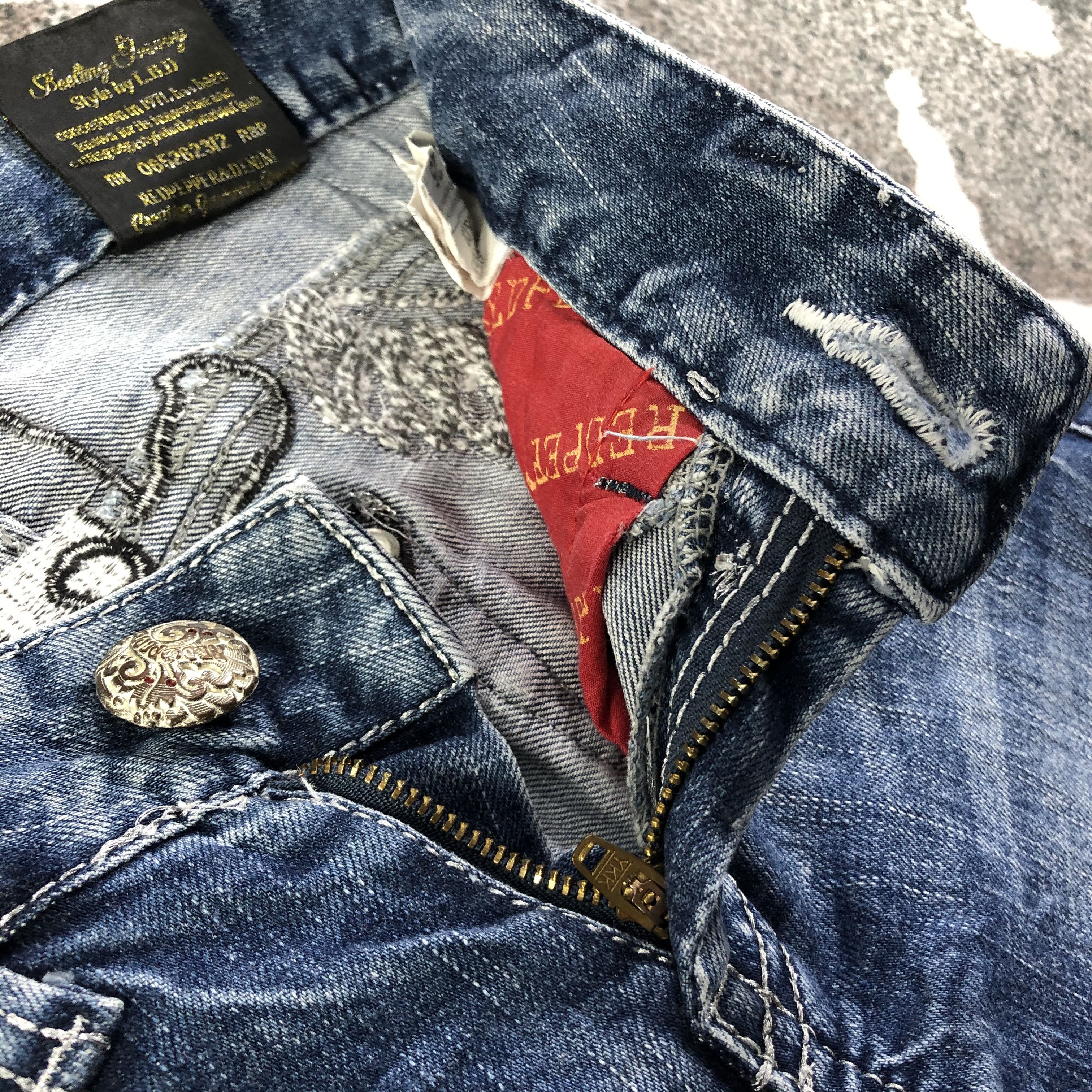 Japanese Brand Red Pepper Faded Blue Flare Jeans KJ1976 Size 25" / US 0 / IT 36 - 7 Thumbnail