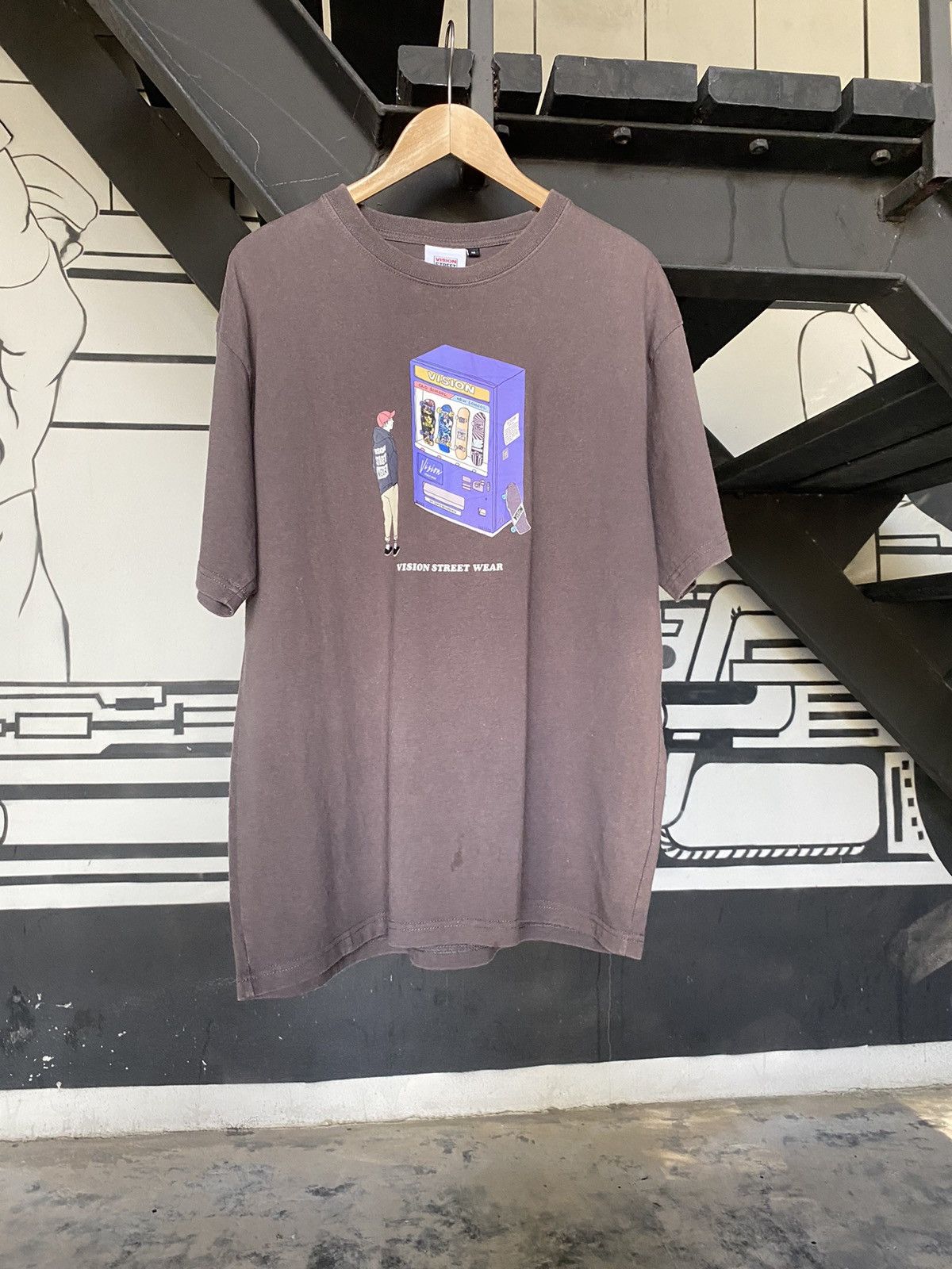 Vision Street Wear brown T-shirt