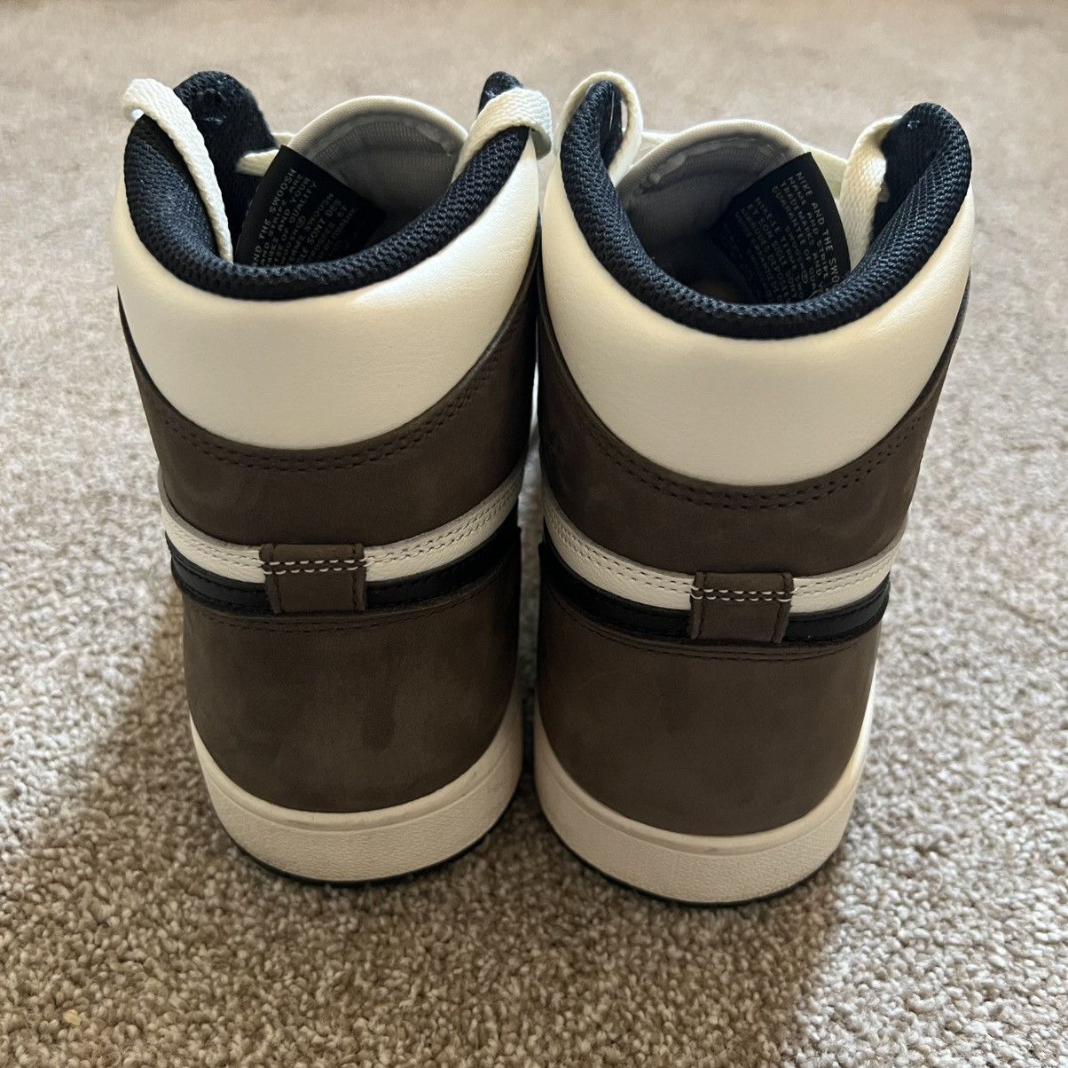 Jordan Brand 2020 Jordan 1 Retro High Dark Mocha Size 9.5 Size US 9.5 / EU 42-43 - 5 Thumbnail