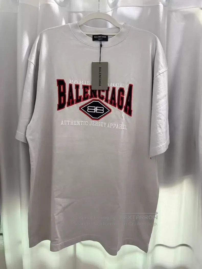Balenciaga Balenciaga Grey-White Bat Embroidered Short Sleeve Size US XS / EU 42 / 0 - 1 Thumbnail