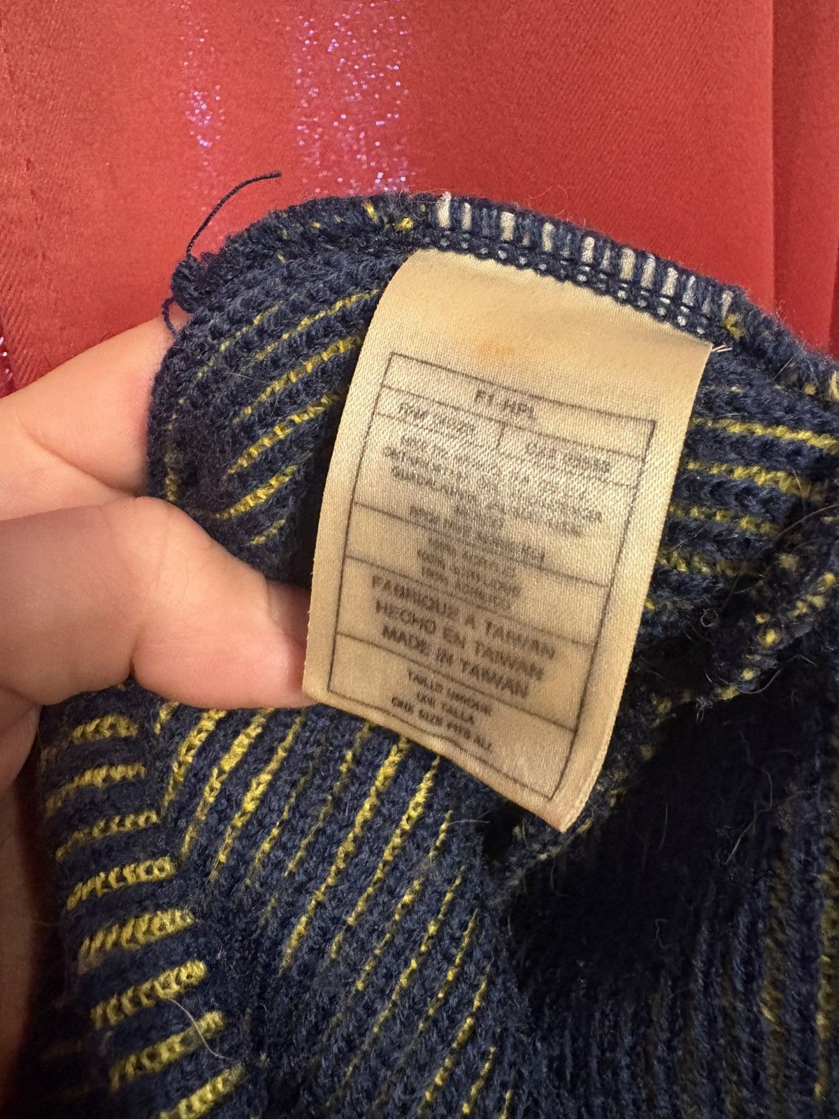 Nike Vintage Nike Beanie Yellow Navy 90’s Winter Hat Grail Size ONE SIZE - 3 Thumbnail