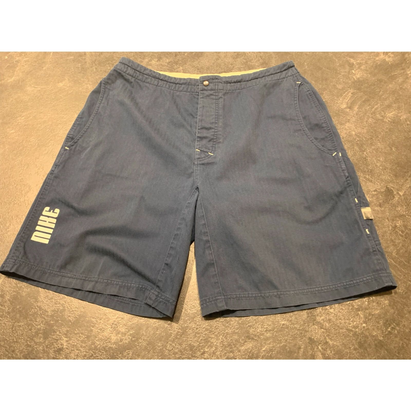Nike VINTAGE Nike Athletic Shorts Adult Large Blue Mens Size US 33 - 1 Thumbnail