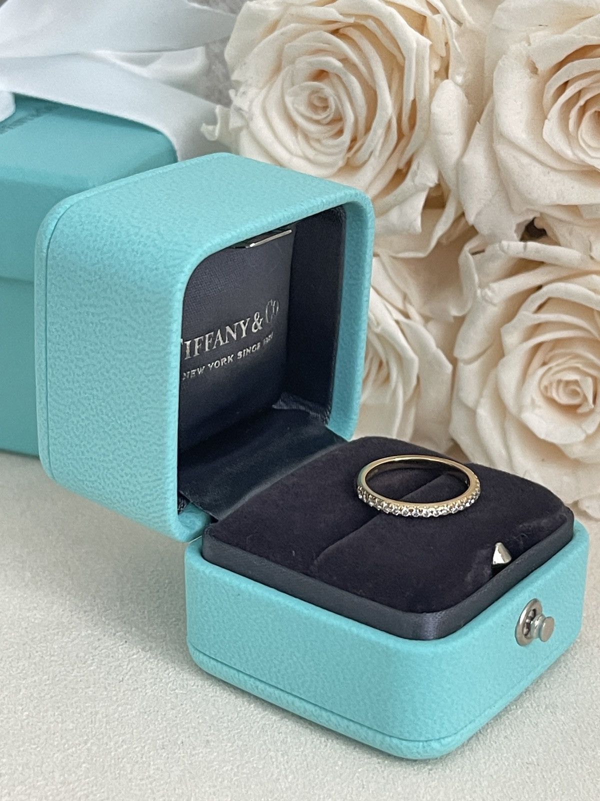 Tiffany & Co. Tiffany Soleste Half Eternity Ring YG Dia 4.5 NEW $3,200 Size ONE SIZE - 8 Thumbnail