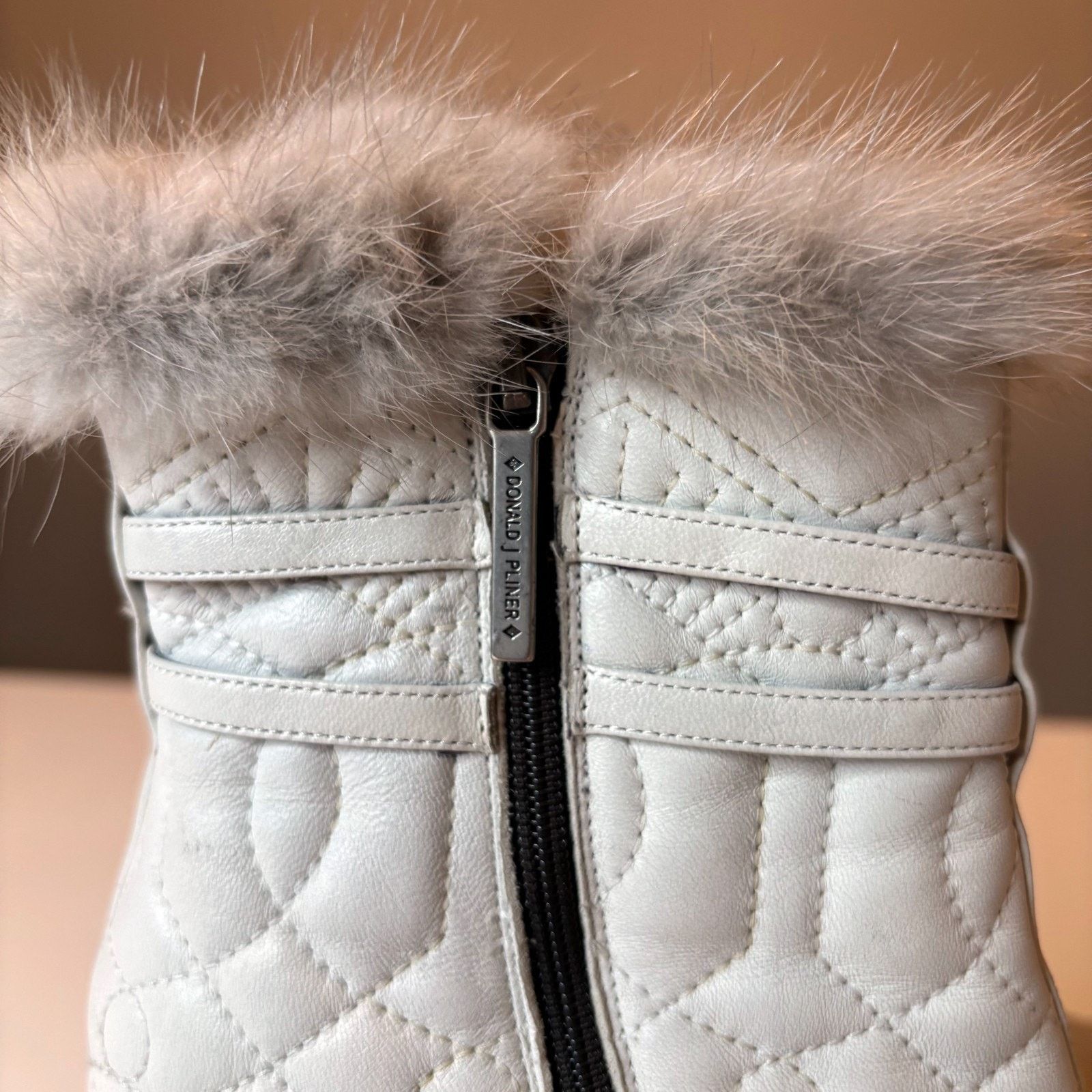 Donald Pliner Donald Pliner White Quilted Leather Rusha Booties Size 6 M Size US 6 / IT 36 - 6 Thumbnail