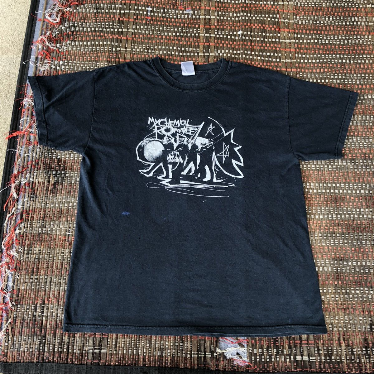 Band Tees Vintage Y2K My Chemical Romance Band T Shirt Size US L / EU 52-54 / 3 - 2 Thumbnail
