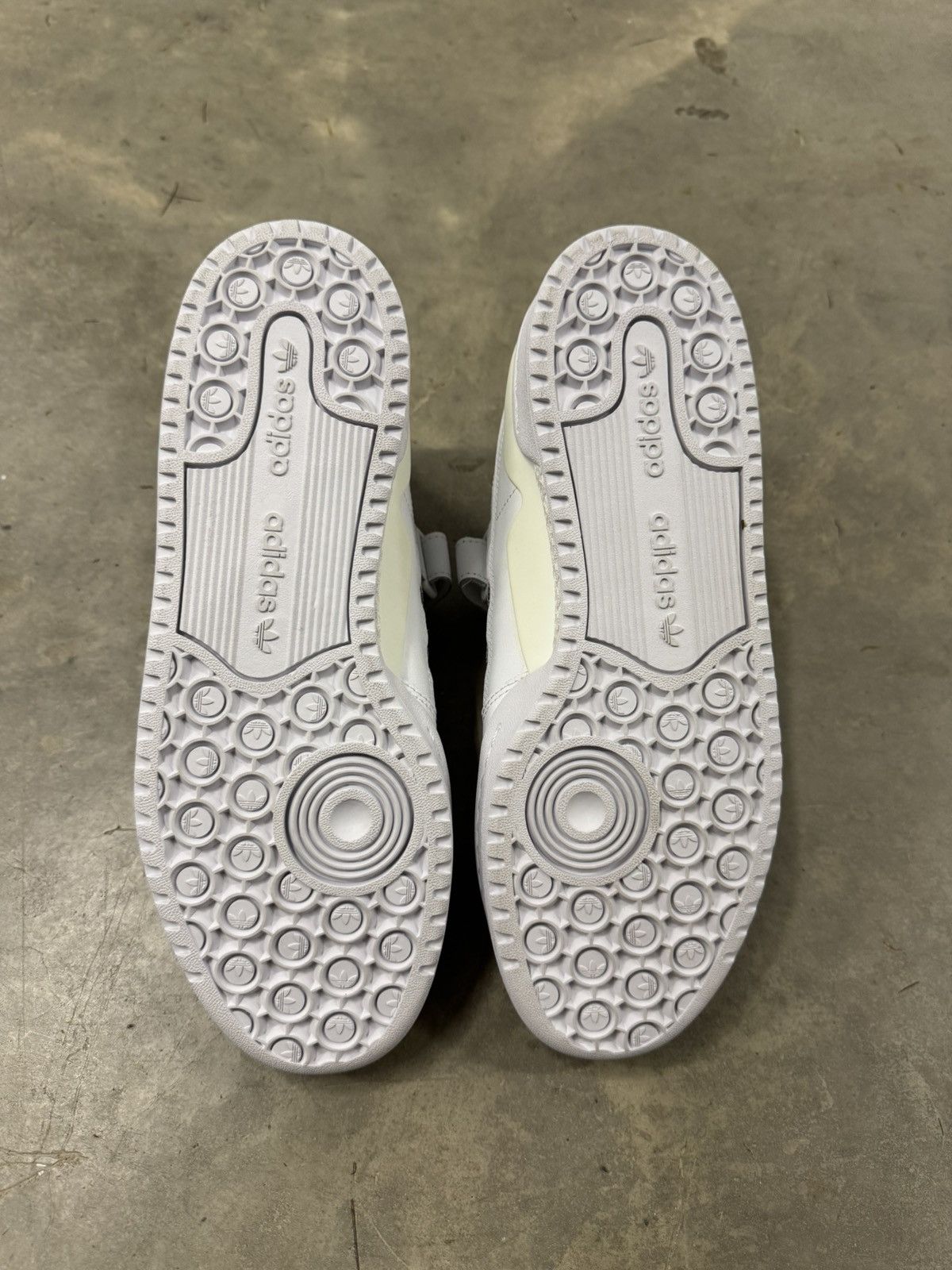 Adidas Adidas Forum Low Triple White Size 9.5 Size US 9.5 / EU 42-43 - 6 Thumbnail