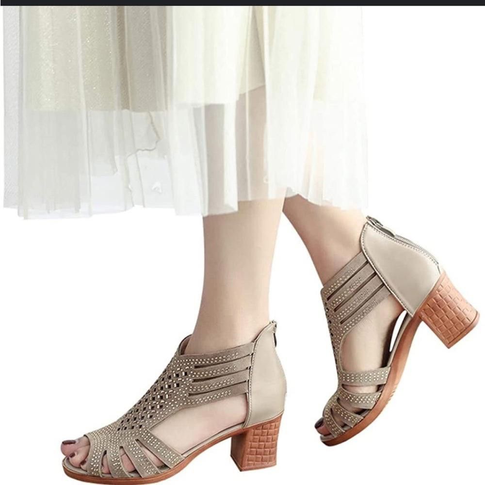 Designer BRANDNEW Beige embellished block heel sandals, size 37 Size US 7 / IT 37 - 1 Thumbnail