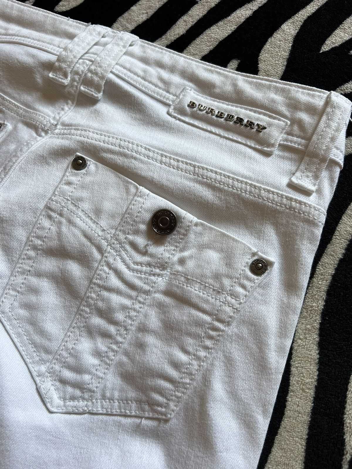 Burberry Burberry Brit Women’s Buckingham Skinny Leg Size 26 White Size 26" / US 2 / IT 38 - 13 Thumbnail