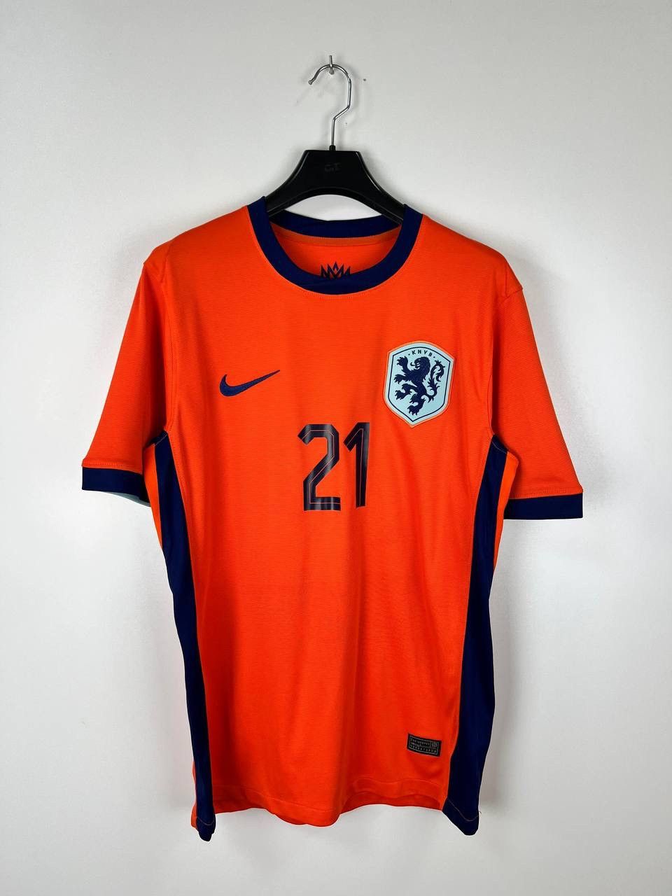 Vintage Netherlands Nike F. De Jong t-shirts size M Size US M / EU 48-50 / 2 - 1 Thumbnail