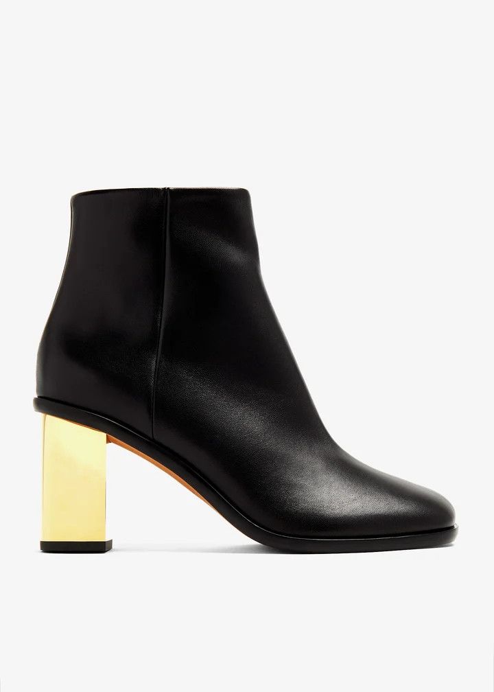 o1y0825 Leather Ankle Boots in Black