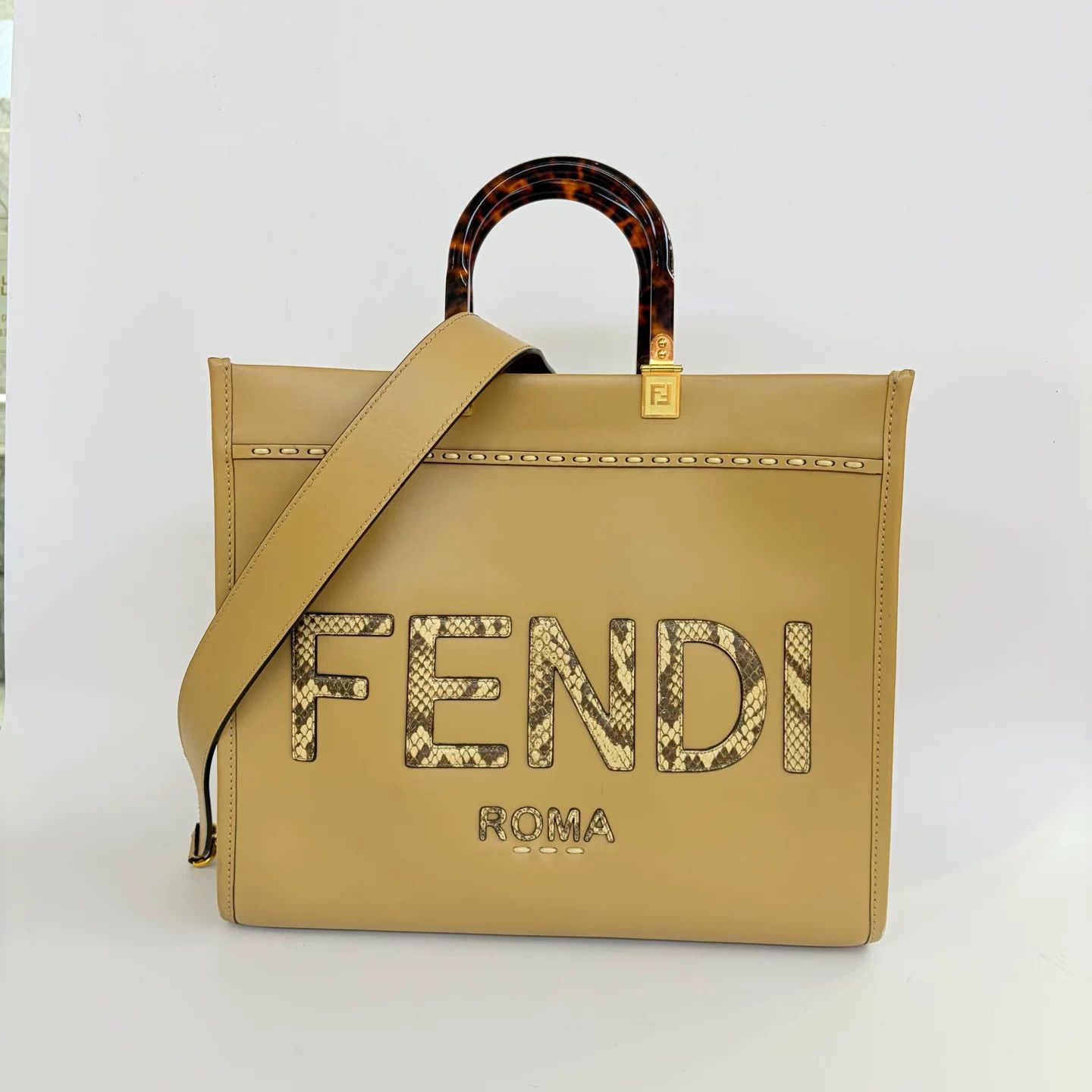 Fendi Pre-loved Bag Very good condition Size ONE SIZE - 1 Thumbnail
