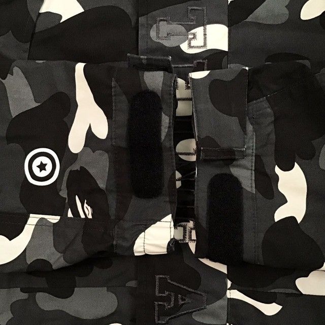 Bape 💫Glow in the dark💫 BAPE camo shark hoodie snowboard jacket Size US M / EU 48-50 / 2 - 7 Thumbnail