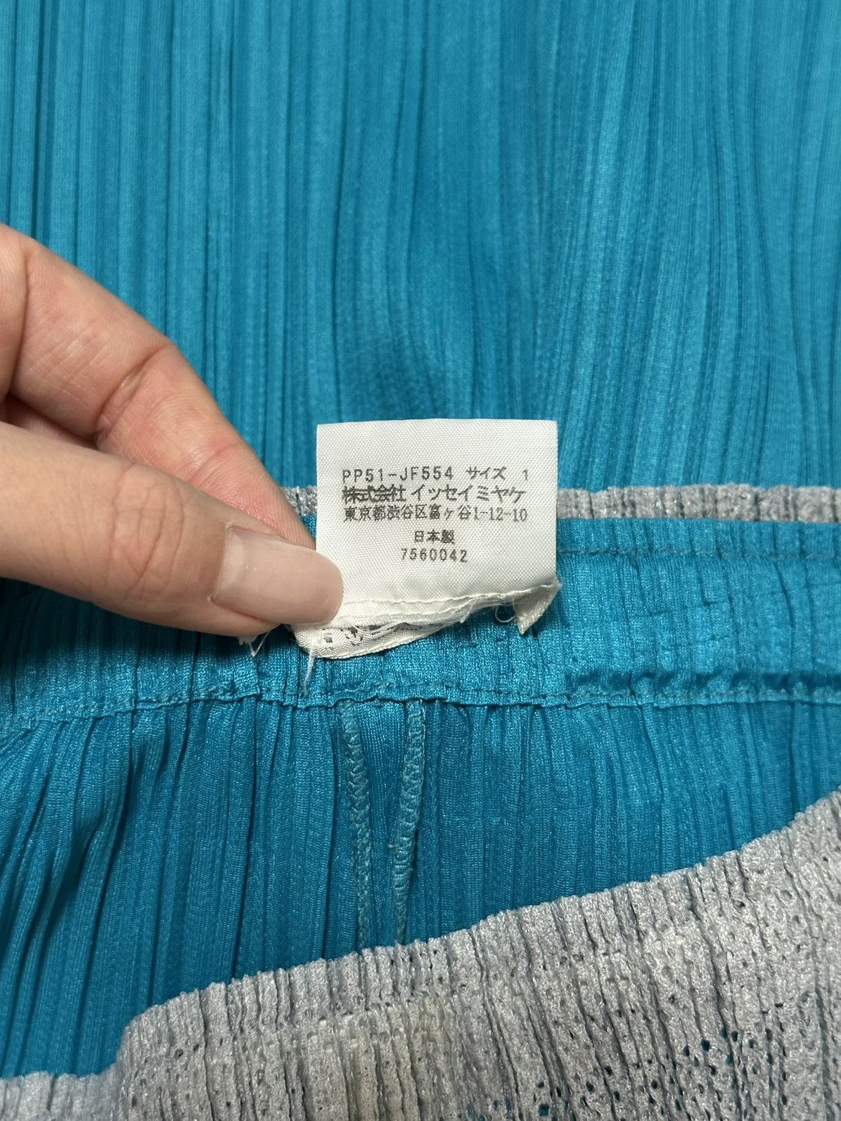 Pleats Please Issey Miyake PLEATS PLEASE Knee-Length Pleated Pants with Attached Skirt Size 26" / US 2 / IT 38 - 8 Thumbnail