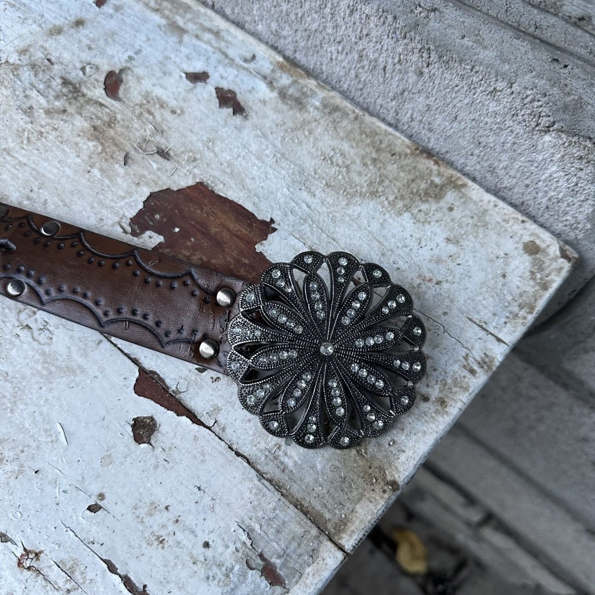Japanese Brand Vintage Women’s Leather Belt 92 cm crazy western 00s USA Size ONE SIZE - 5 Thumbnail