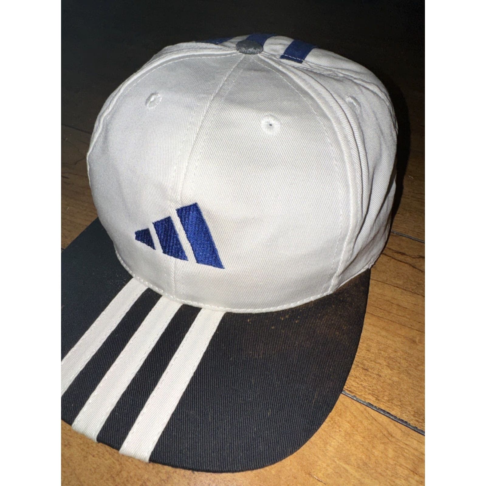 Adidas VINTAGE Adidas 5 Panel Hat Adjustable SnapBack Mens One Size White Snapback Hat Adjustable Size ONE SIZE - 2 Thumbnail
