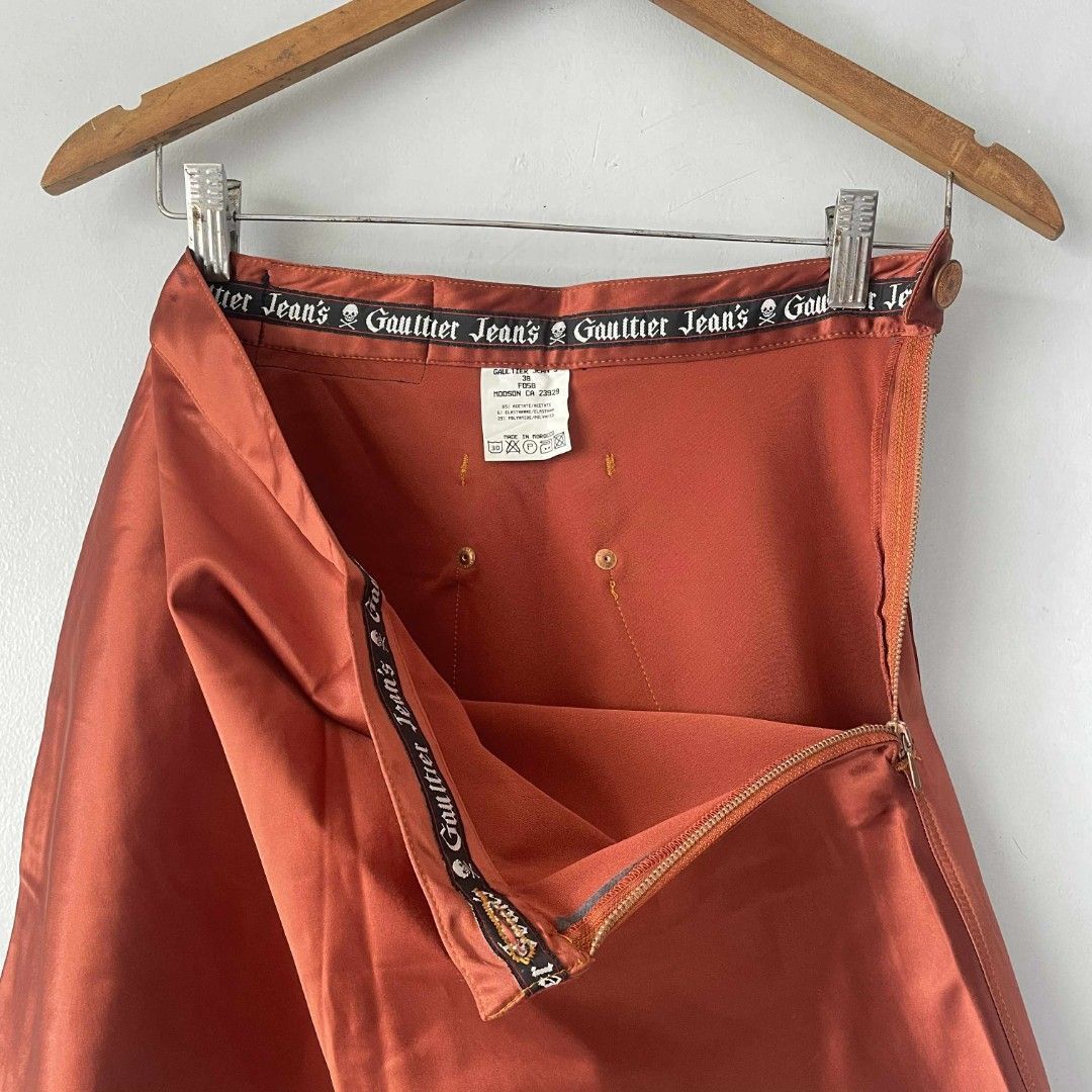 Jean Paul Gaultier Jean Paul Gaultier Satin Mini Skirt Size 27" / US 4 / IT 40 - 5 Thumbnail